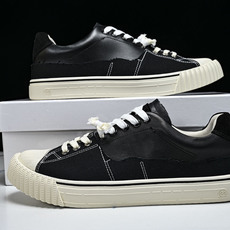 纯原 Maison Margiela New Evolution徽标休闲运动鞋 #YZ010 原版购入开发 做货 鬼才设 纯原 Maison Margiela New Evolution徽标休闲运动鞋 #YZ010 原版购入开发 做货 鬼才设