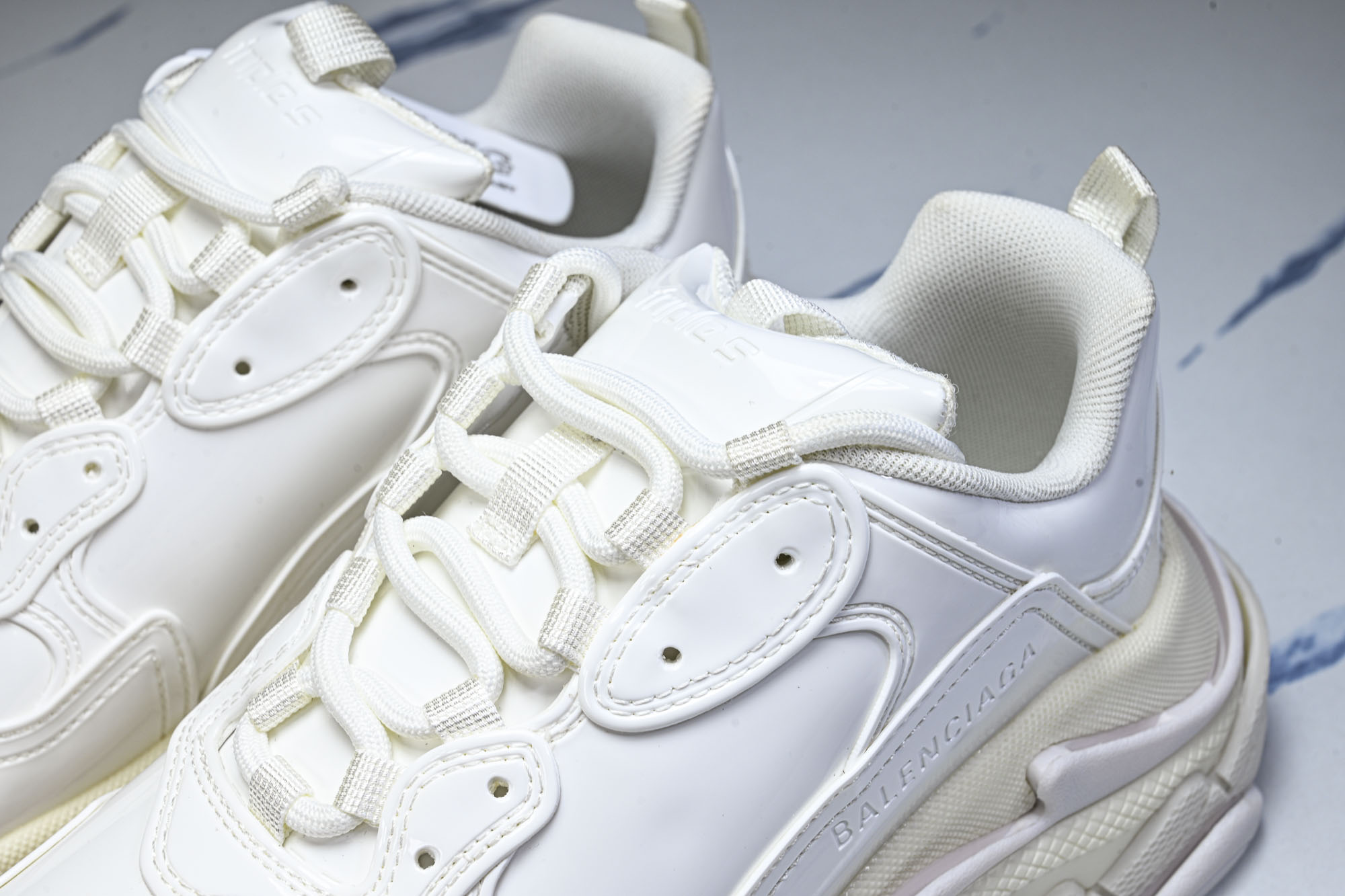 纯原 Balenciaga Triple S 巴黎世家复古老爹鞋 W2PAA-9000 #YZ018-5 原标原盒 最高 纯原 Balenciaga Triple S 巴黎世家复古老爹鞋 W2PAA-9000 #YZ018-5 原标原盒 最高