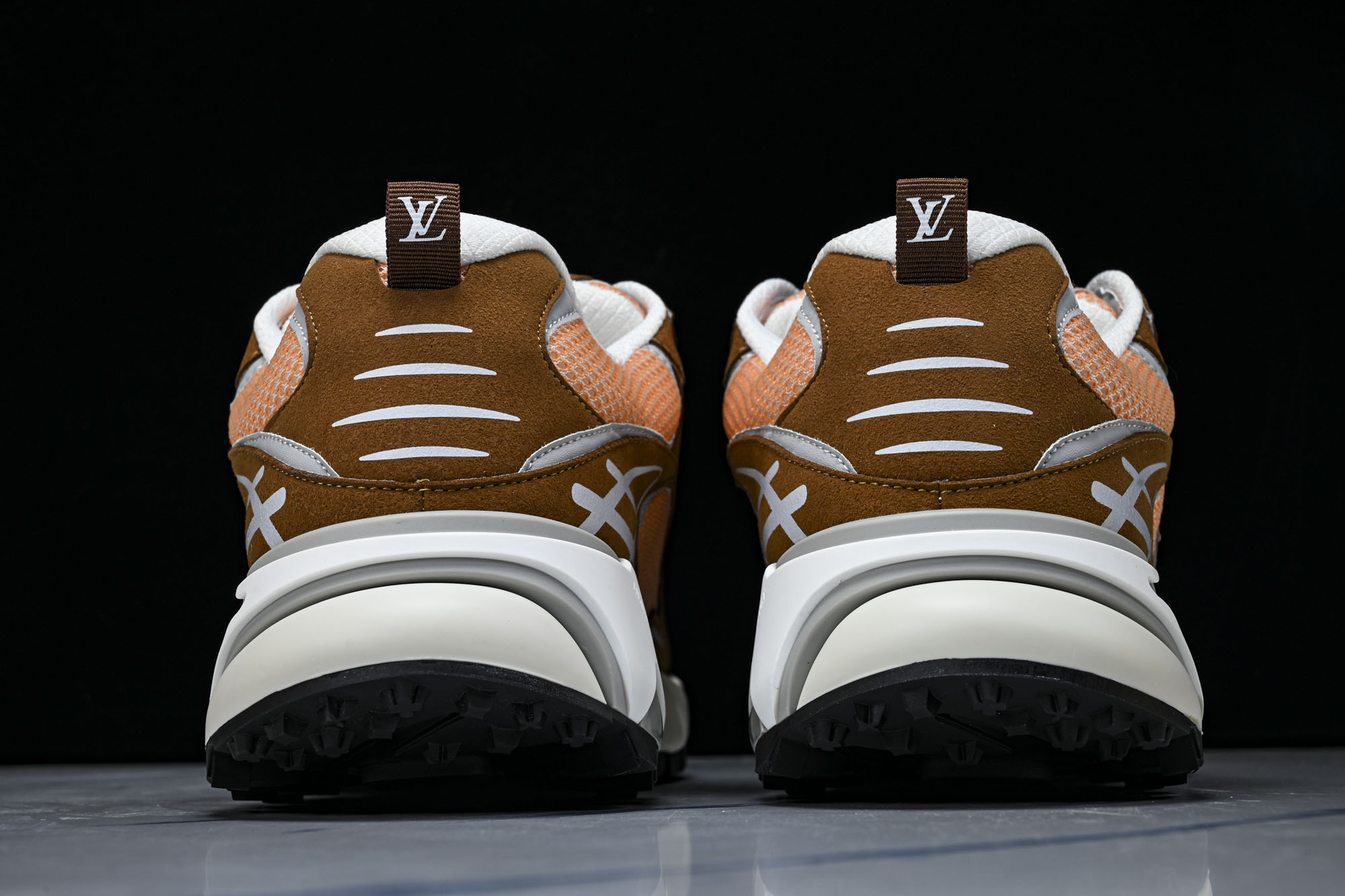纯原 Louis Vuitton_路易威登男鞋新款运动休闲鞋网眼透气跑步鞋 #YZ000 配送专柜精美包装🛍📦 ✔️面料