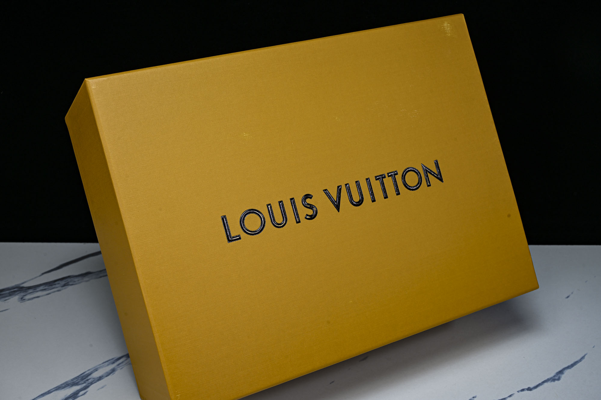 纯原 Louis Vuitton_路易威登男鞋新款运动休闲鞋网眼透气跑步鞋 #YZ000 配送专柜精美包装🛍📦 ✔️面料