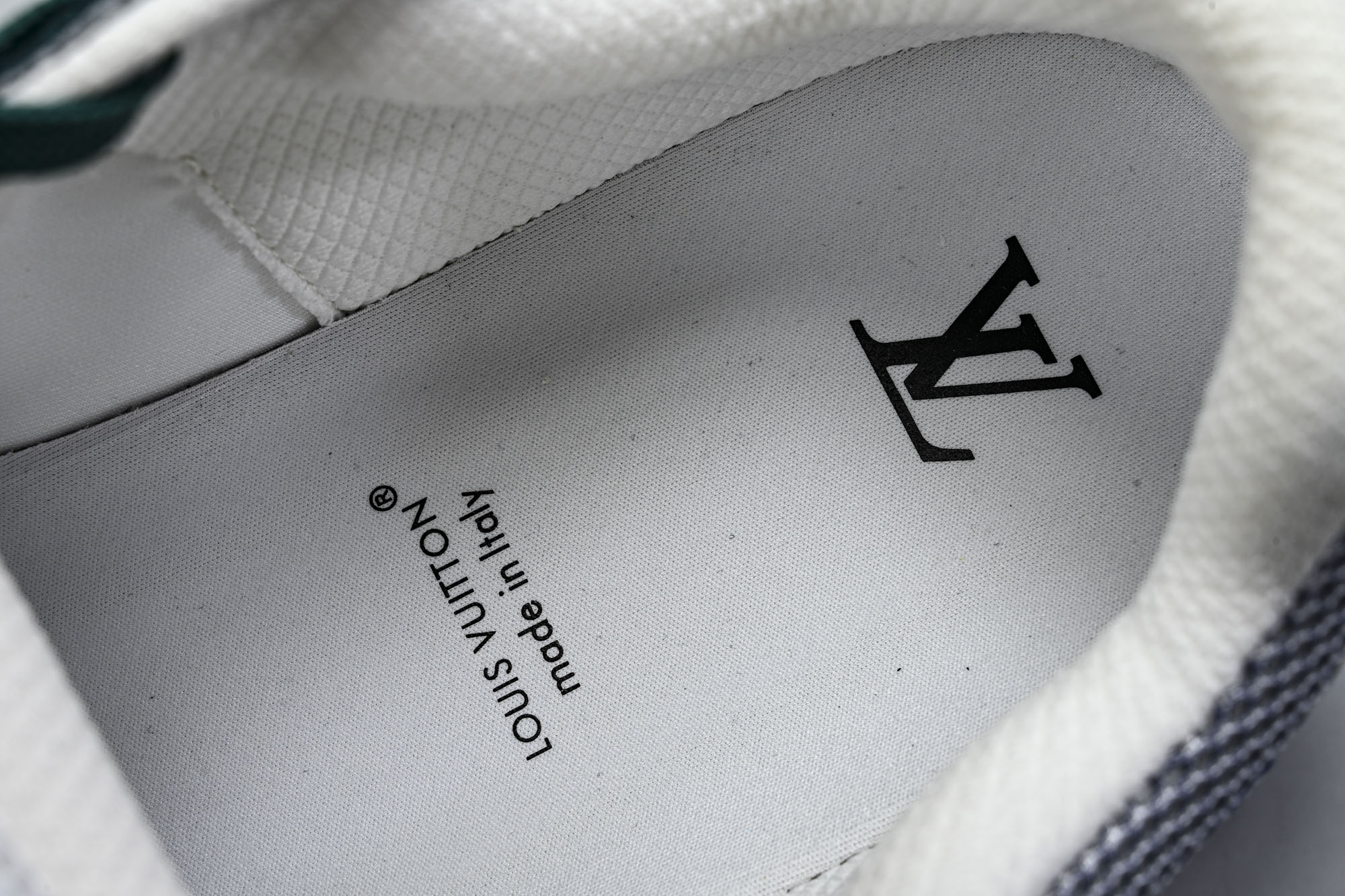 纯原 Louis Vuitton_路易威登男鞋新款运动休闲鞋网眼透气跑步鞋_3 #YZ000 配送专柜精美包装🛍📦 ✔️