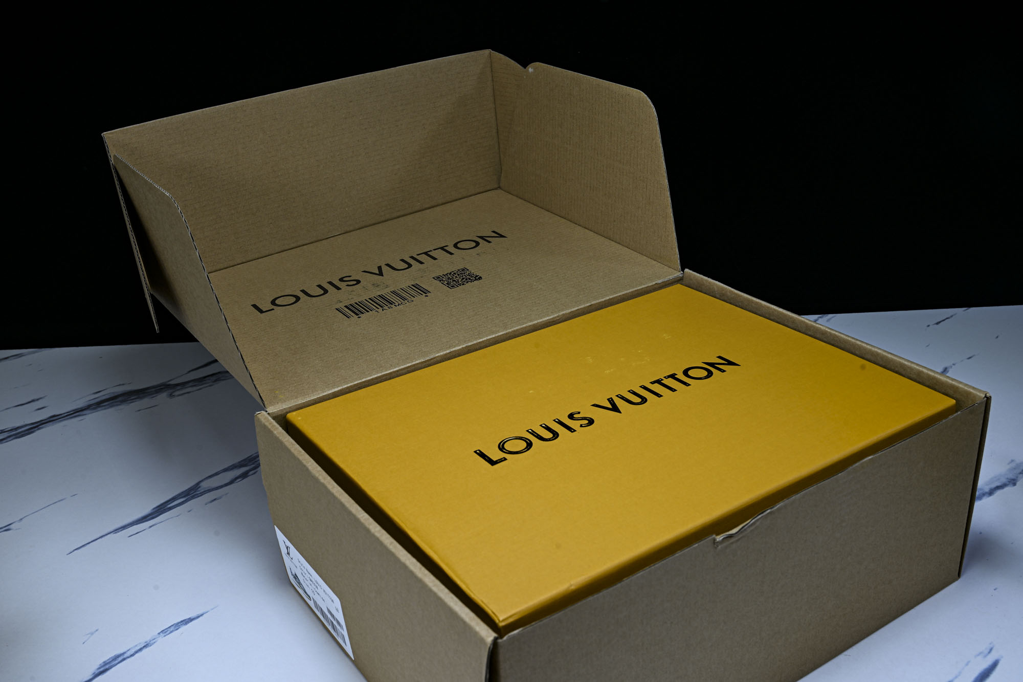 纯原 Louis Vuitton_路易威登男鞋新款运动休闲鞋网眼透气跑步鞋_3 #YZ000 配送专柜精美包装🛍📦 ✔️