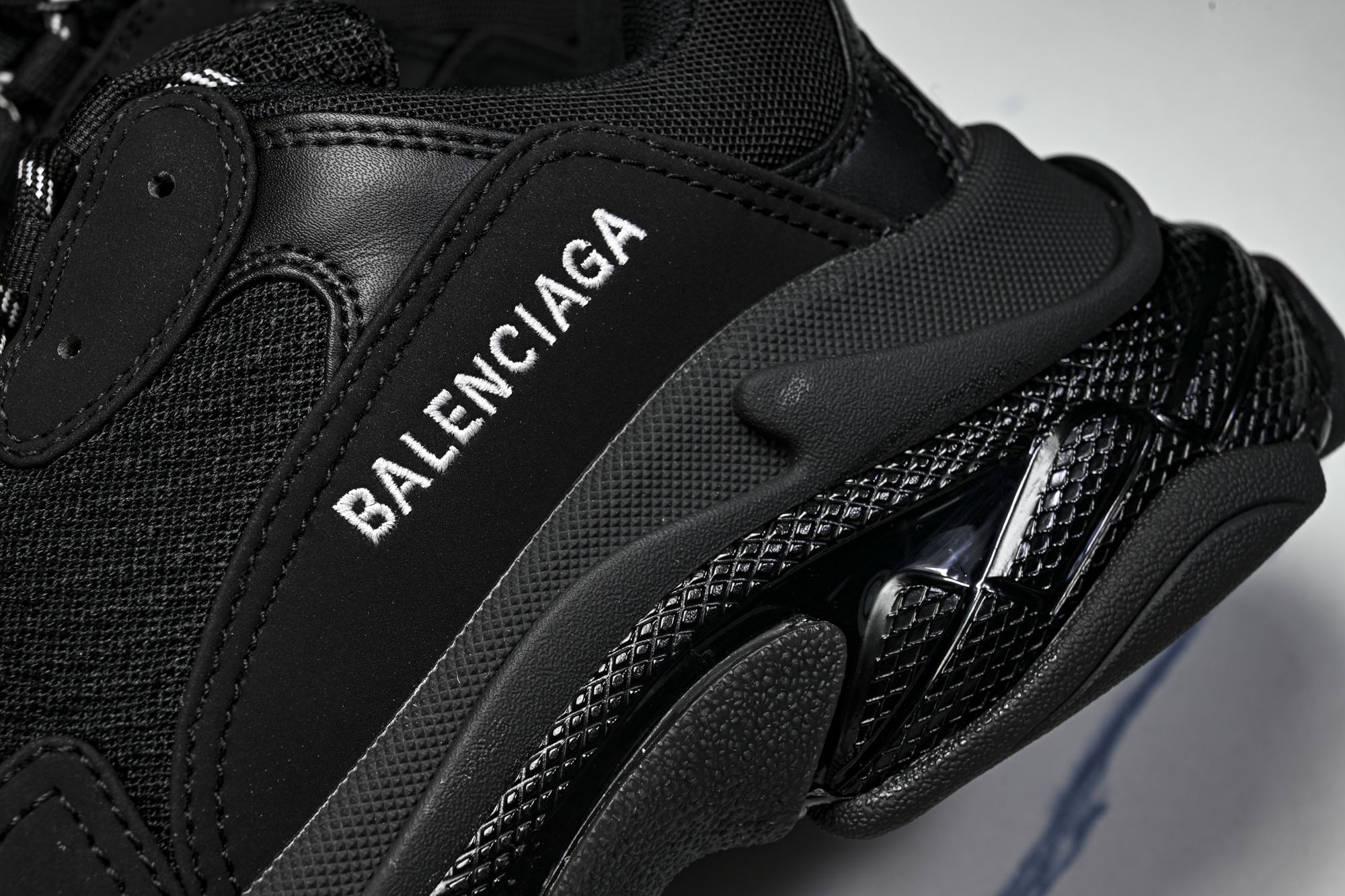 纯原 Balenciaga Triple S 3.0 巴黎世家三代复古休闲跑鞋 全组合氮气水晶大底W1FB3-1001 