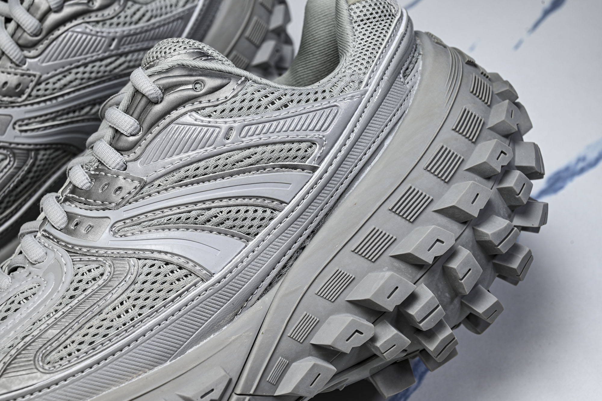 纯原 Balenciaga Defender Rubber Platform Sneakers 巴黎世家 轮胎鞋 深灰色