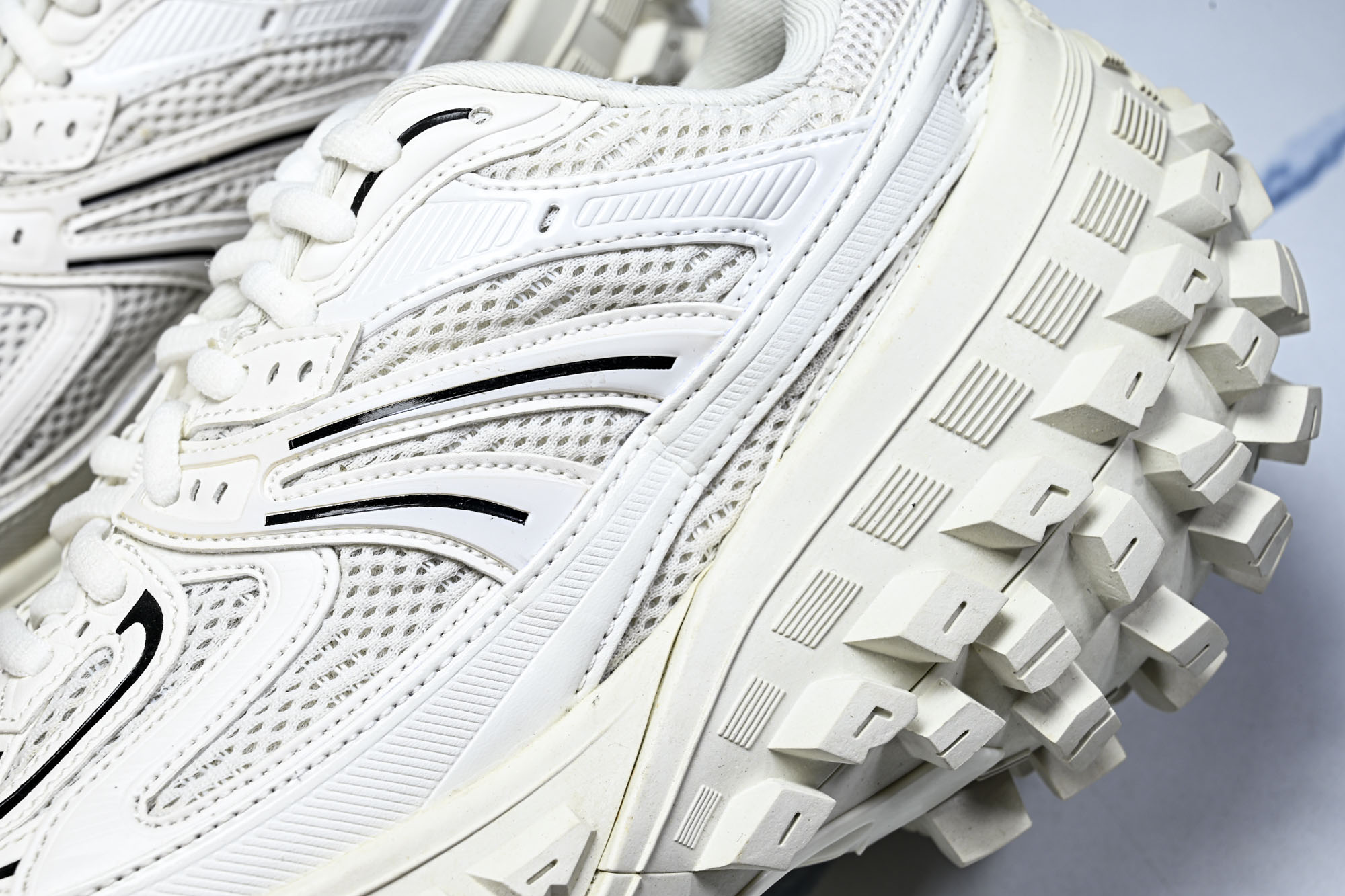 纯原 Balenciaga Defender Rubber Platform Sneakers 巴黎世家 轮胎鞋 白色W