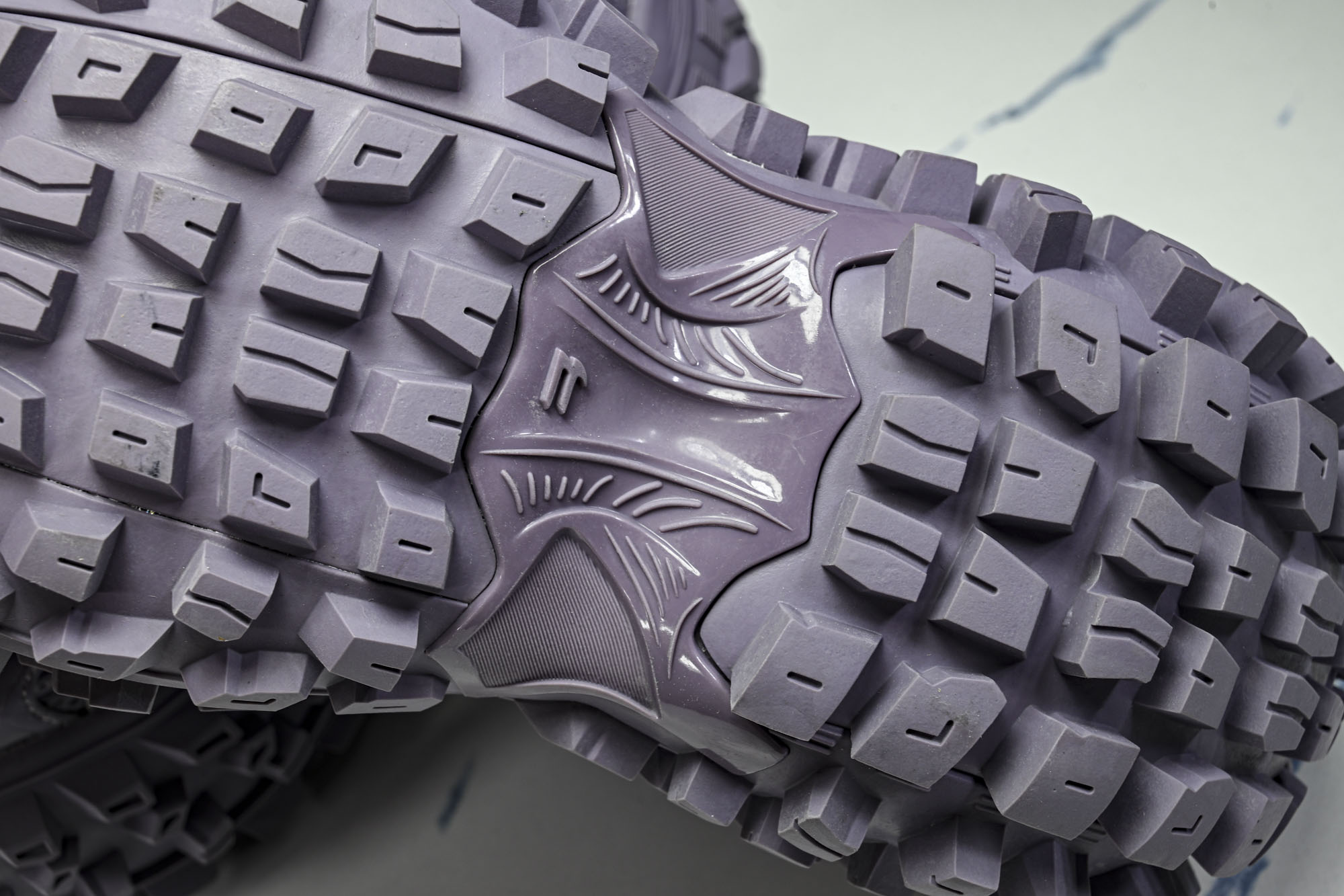 纯原 Balenciaga Defender Rubber Platform Sneakers 巴黎世家 轮胎鞋 紫色 