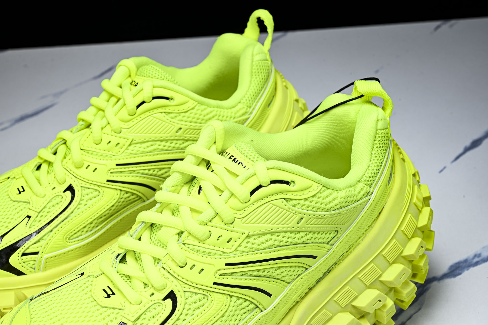 纯原 Balenciaga Defender Rubber Platform Sneakers 巴黎世家 轮胎鞋 荧光绿