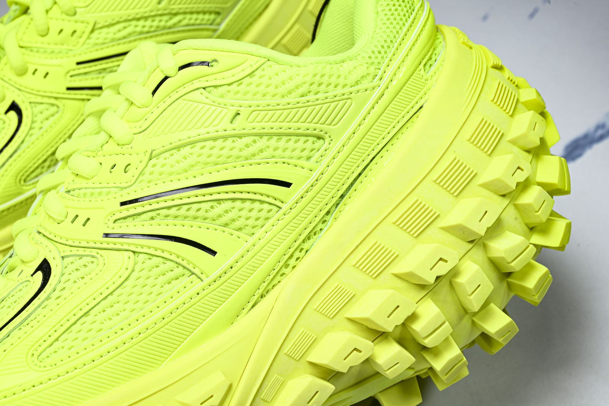纯原 Balenciaga Defender Rubber Platform Sneakers 巴黎世家 轮胎鞋 荧光绿
