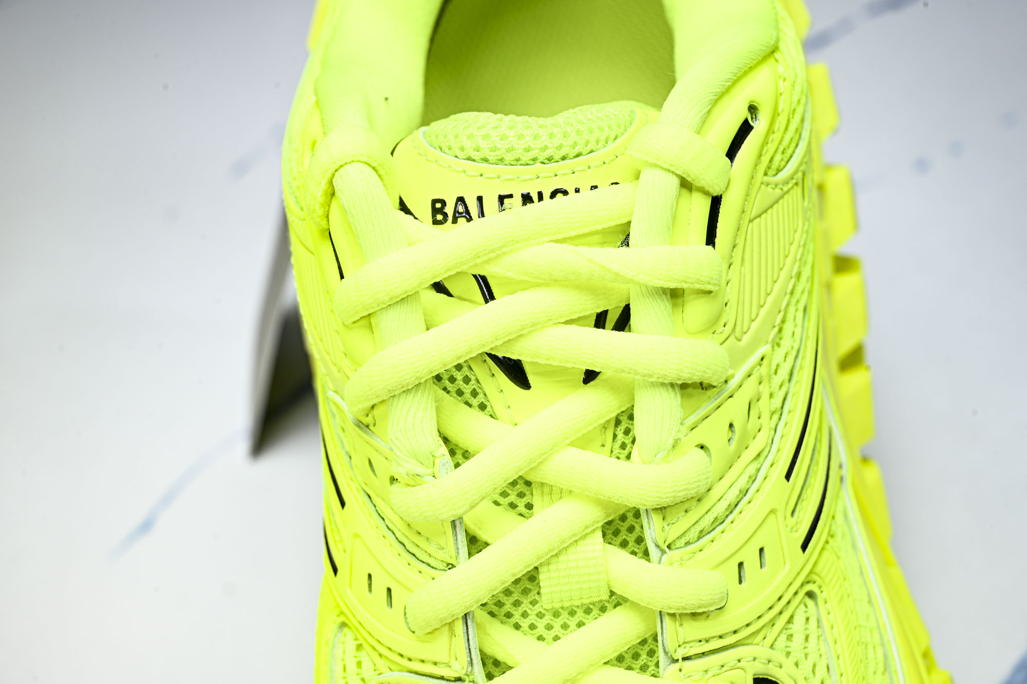 纯原 Balenciaga Defender Rubber Platform Sneakers 巴黎世家 轮胎鞋 荧光绿