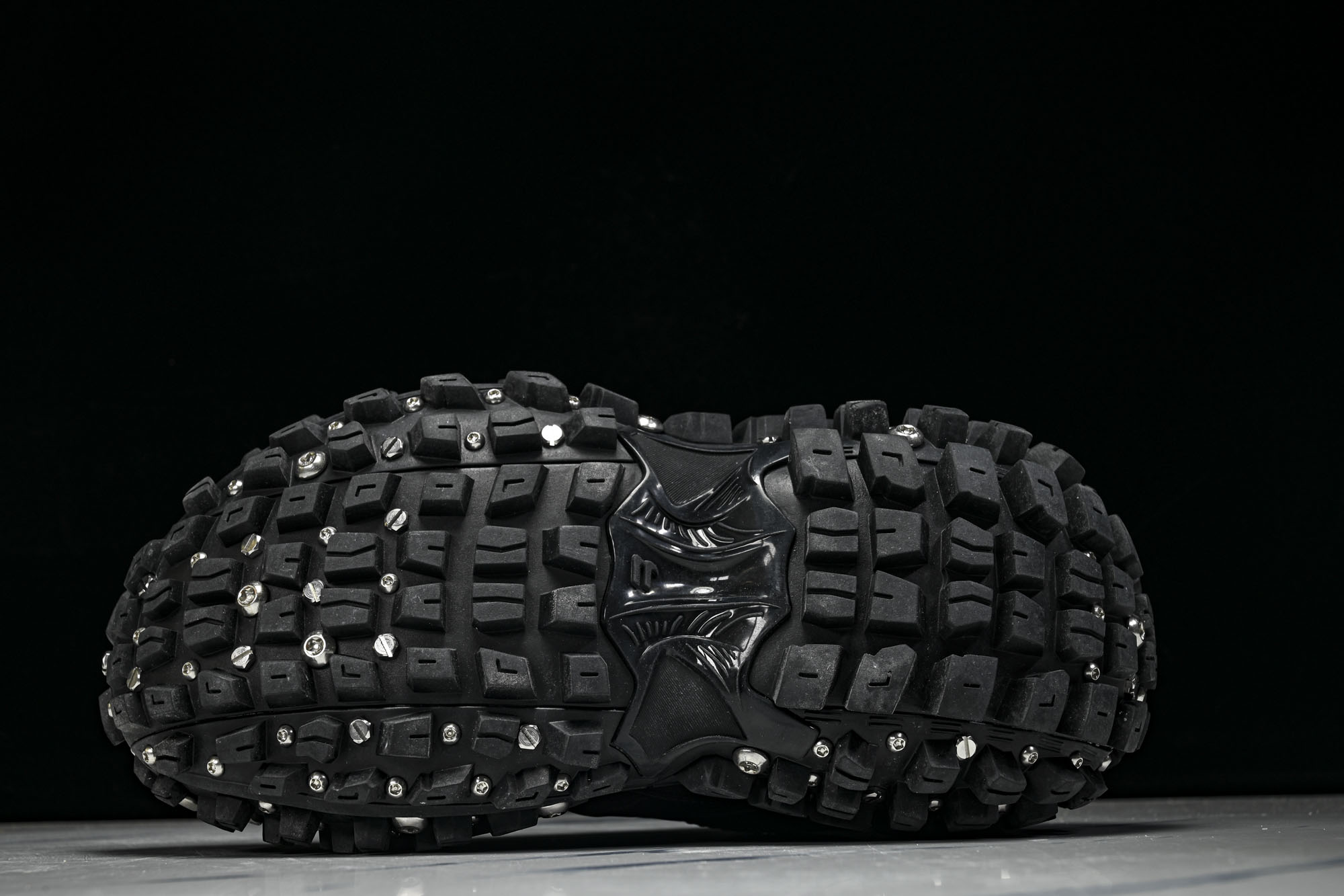 纯原 Balenciaga Defender Rubber Platform Sneakers 巴黎世家 轮胎鞋 黑色铆