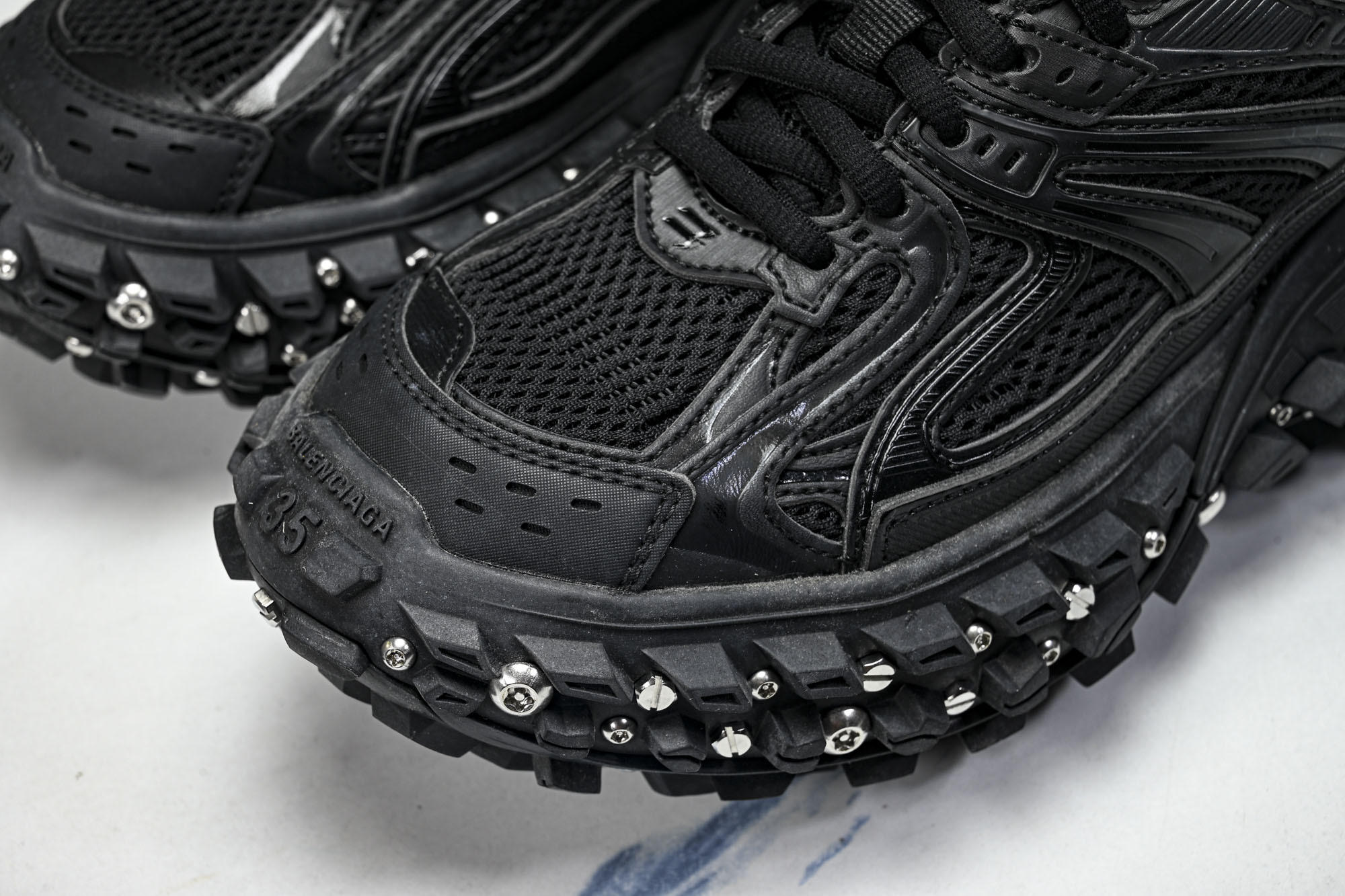 纯原 Balenciaga Defender Rubber Platform Sneakers 巴黎世家 轮胎鞋 黑色铆