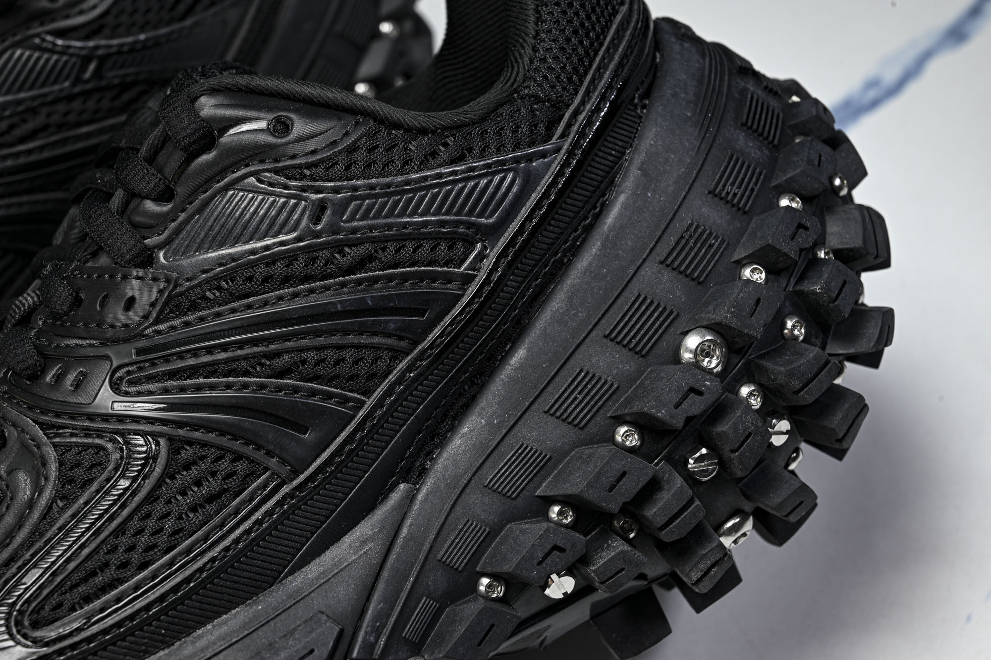 纯原 Balenciaga Defender Rubber Platform Sneakers 巴黎世家 轮胎鞋 黑色铆