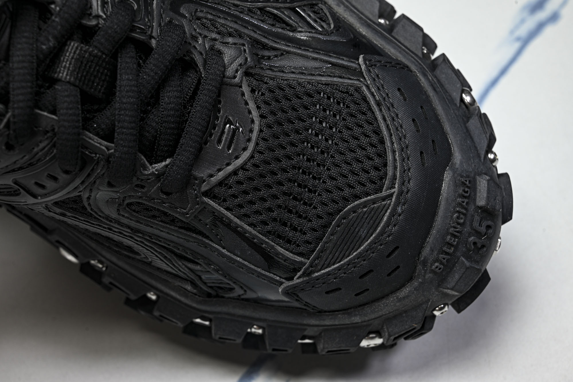 纯原 Balenciaga Defender Rubber Platform Sneakers 巴黎世家 轮胎鞋 黑色铆