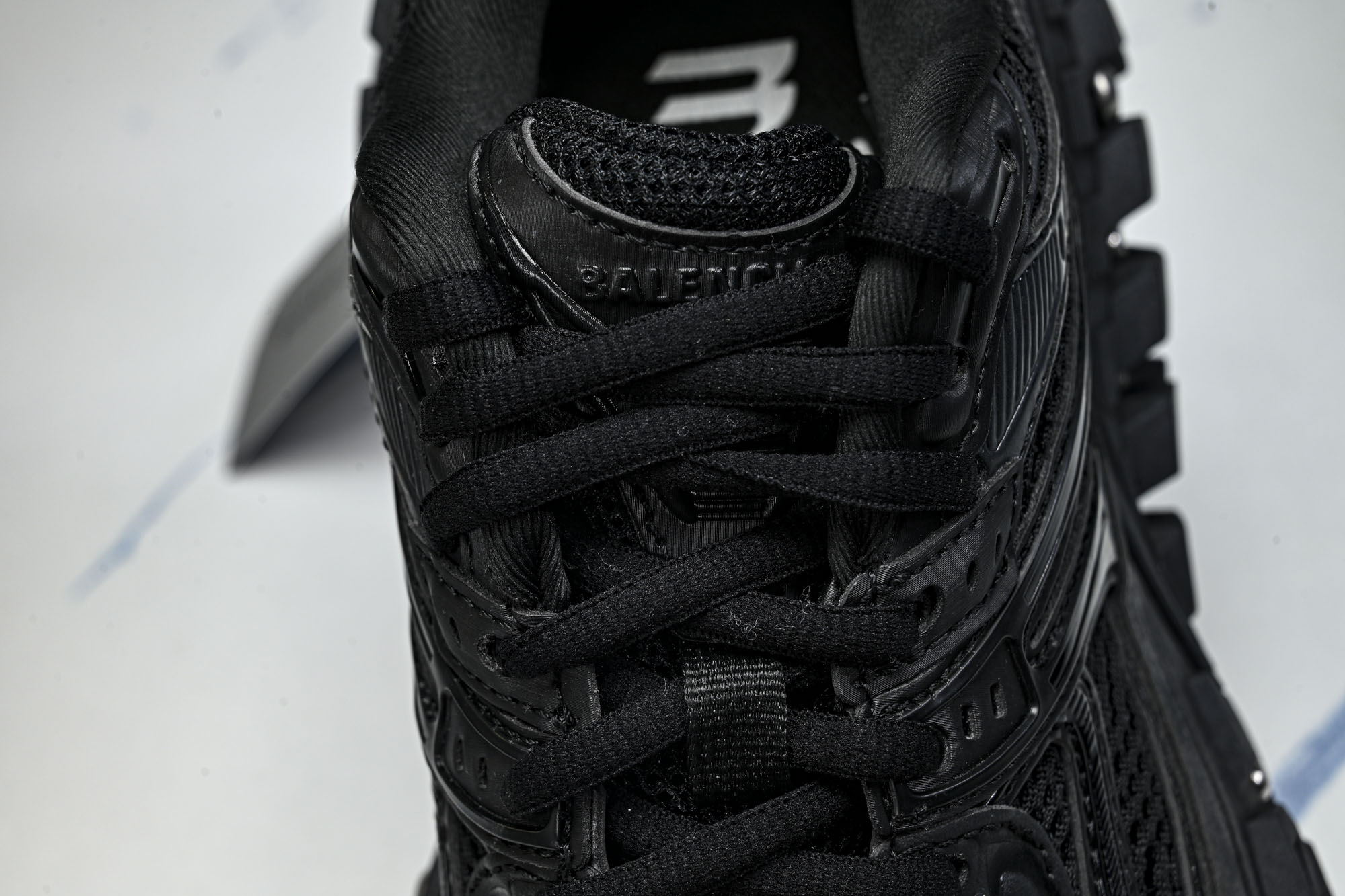 纯原 Balenciaga Defender Rubber Platform Sneakers 巴黎世家 轮胎鞋 黑色铆