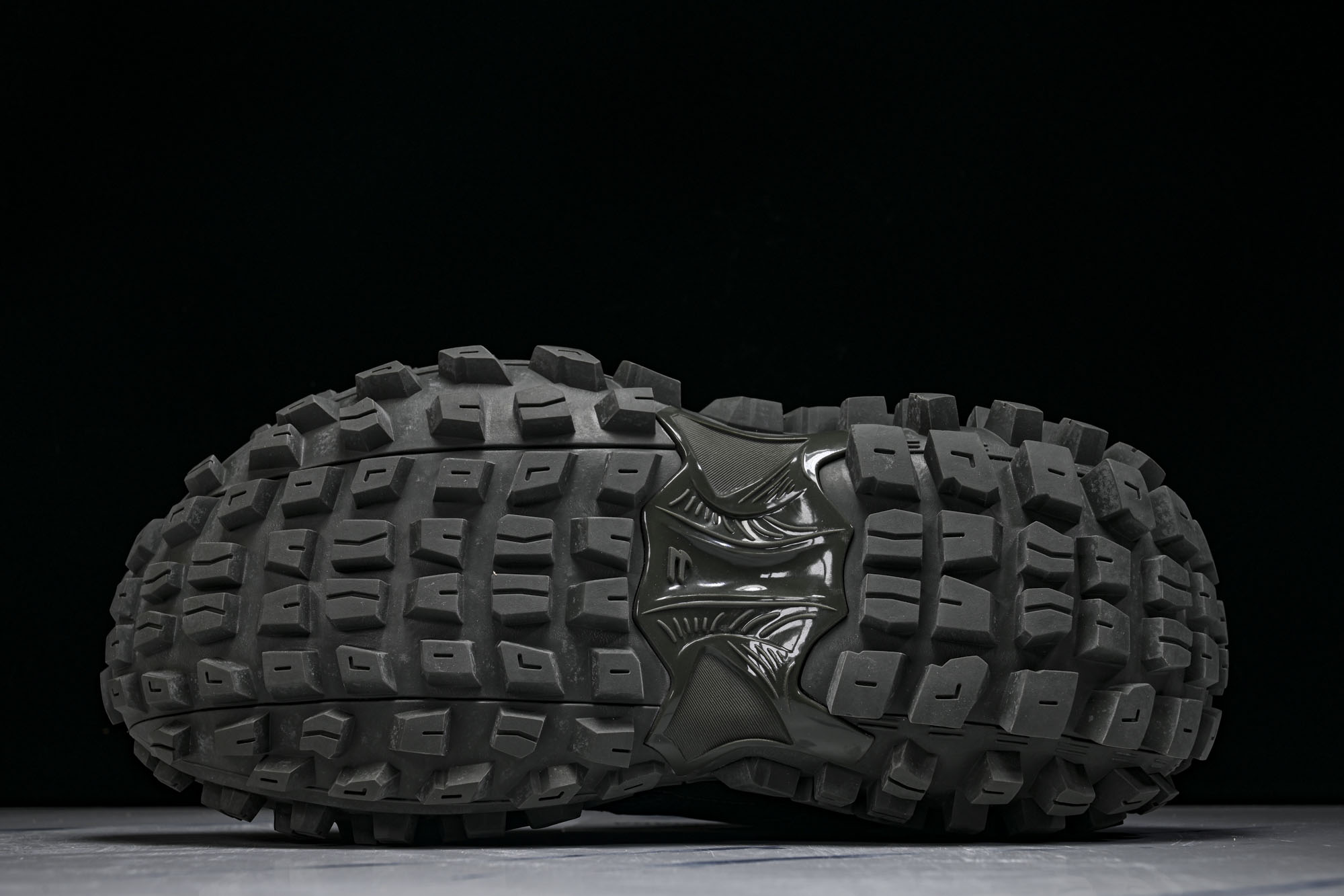 纯原Balenciaga Defender Rubber Platform Sneakers 巴黎世家 轮胎鞋深绿W2R