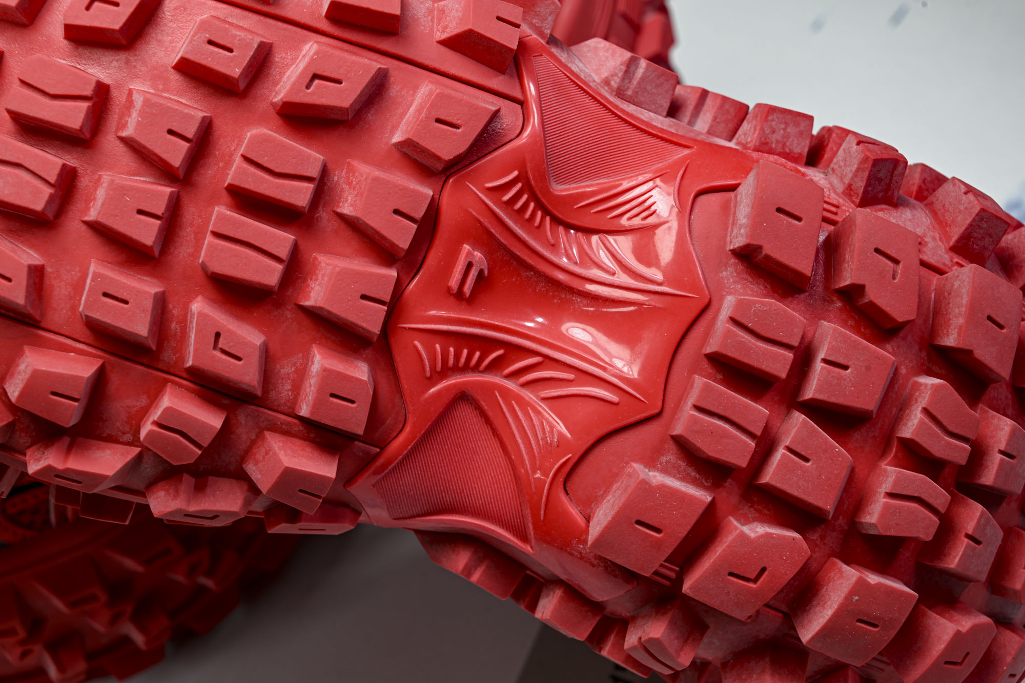 纯原Balenciaga Defender Rubber Platform Sneakers 巴黎世家 轮胎鞋红色W2R