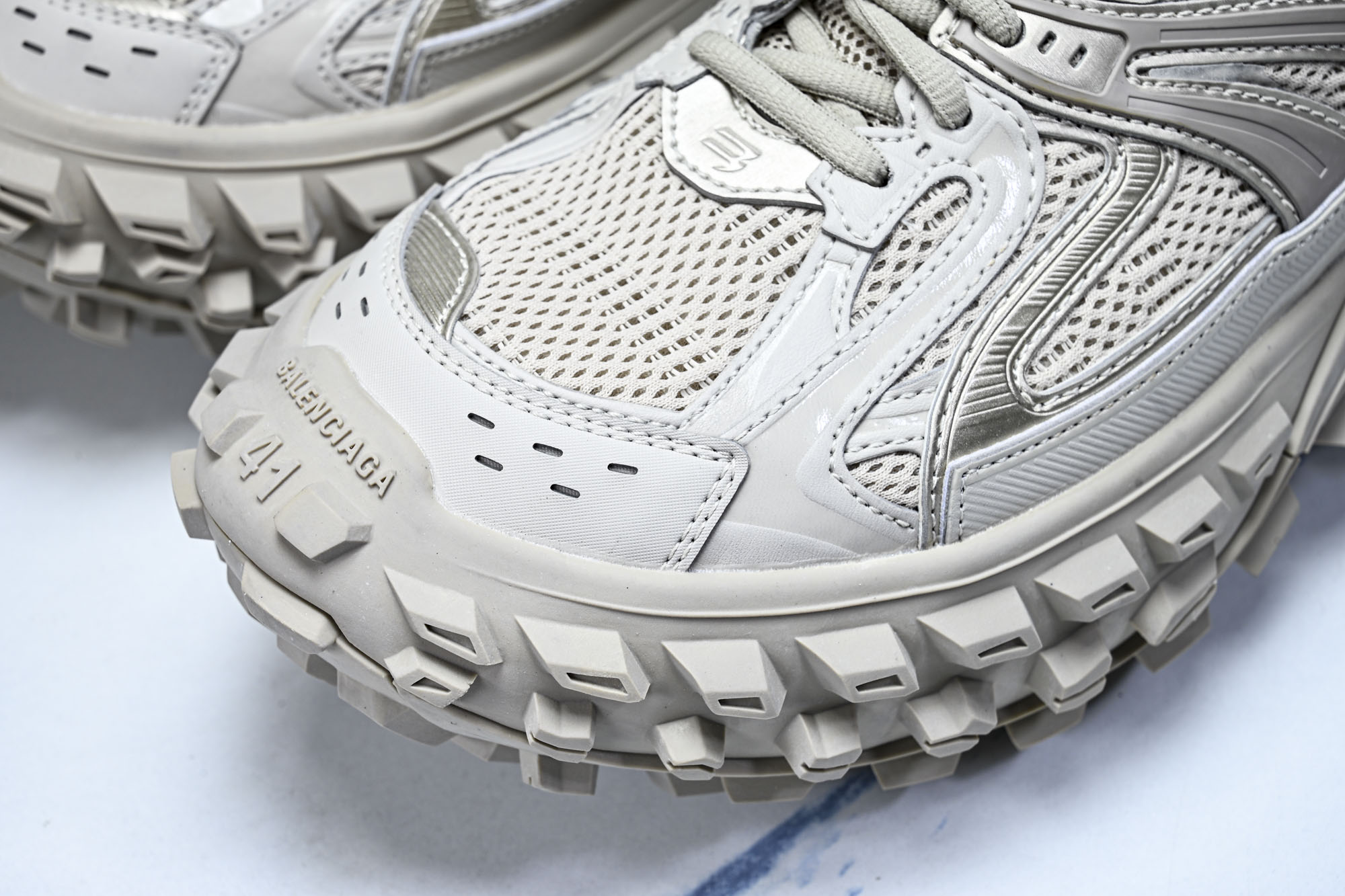 纯原Balenciaga Defender Rubber Platform Sneakers 巴黎世家 轮胎鞋谈棕色W2