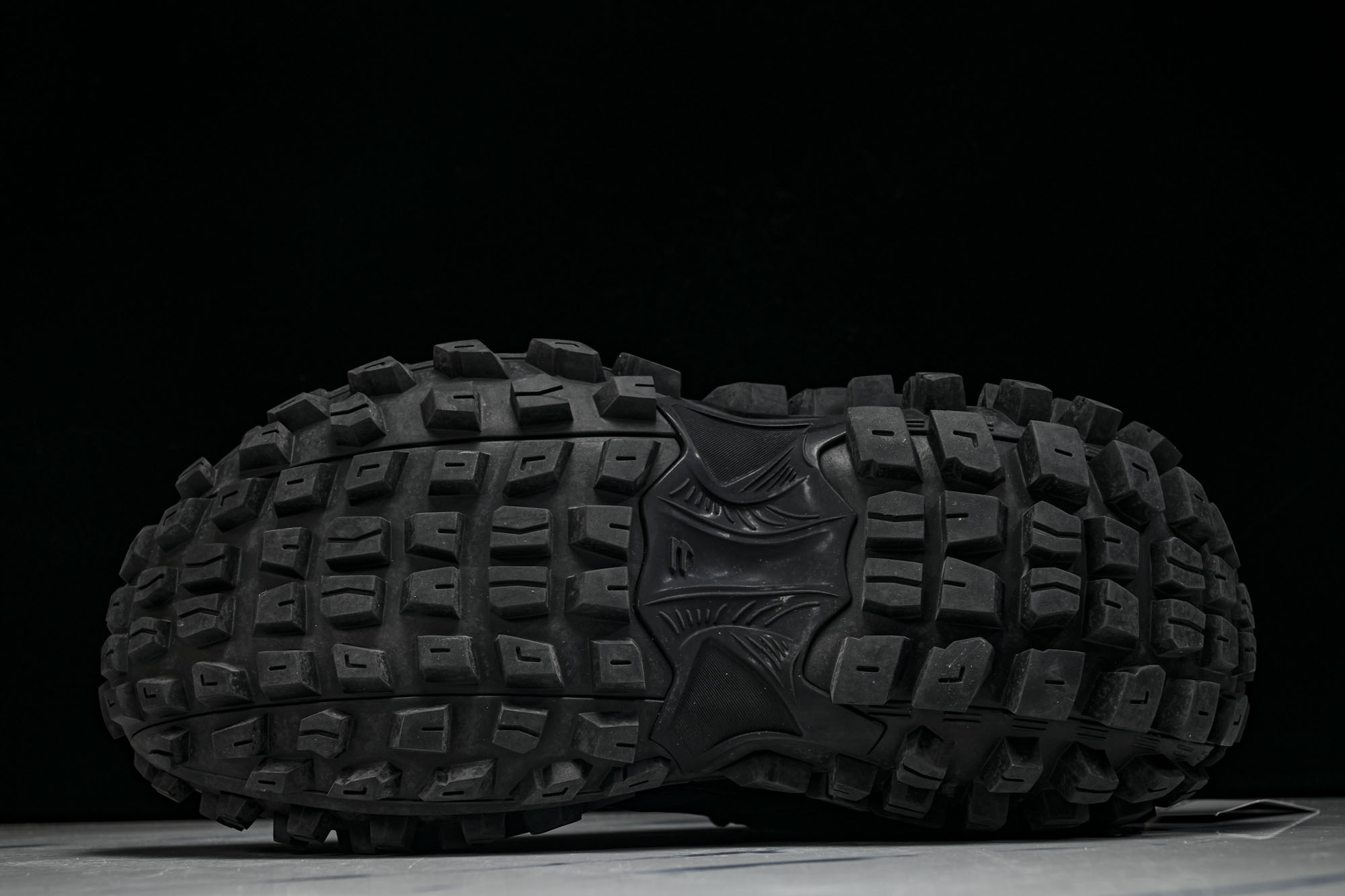 纯原Balenciaga Defender Rubber Platform Sneakers 巴黎世家 轮胎鞋黑色W2R