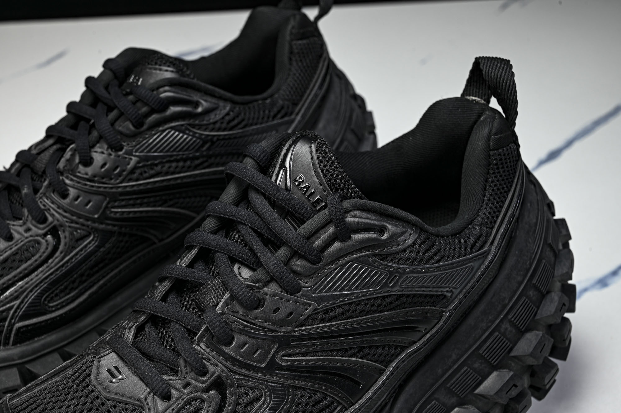 纯原Balenciaga Defender Rubber Platform Sneakers 巴黎世家 轮胎鞋黑色W2R