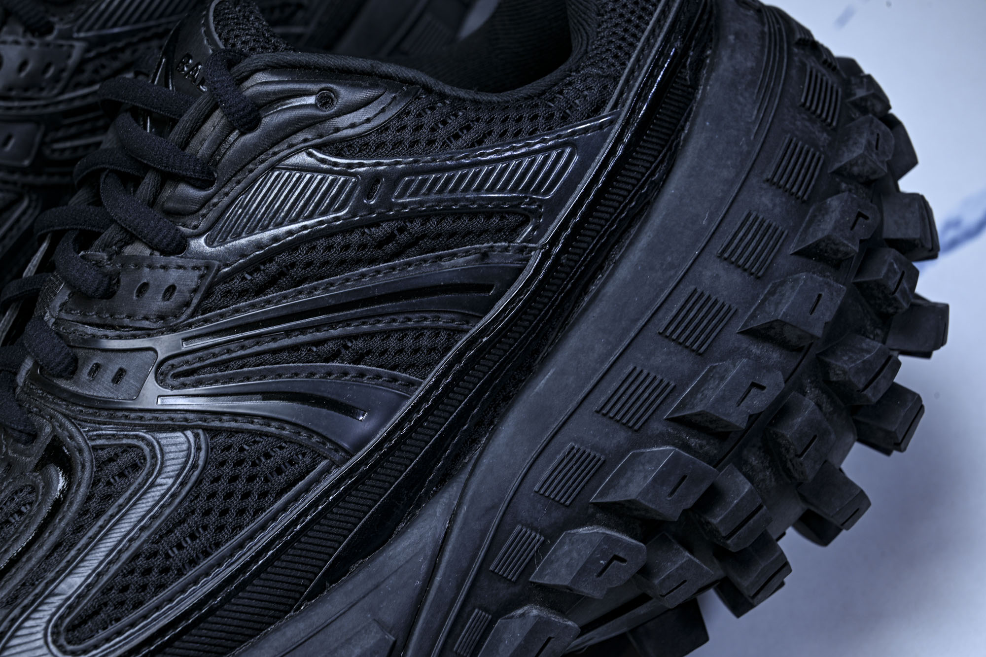 纯原Balenciaga Defender Rubber Platform Sneakers 巴黎世家 轮胎鞋黑色W2R