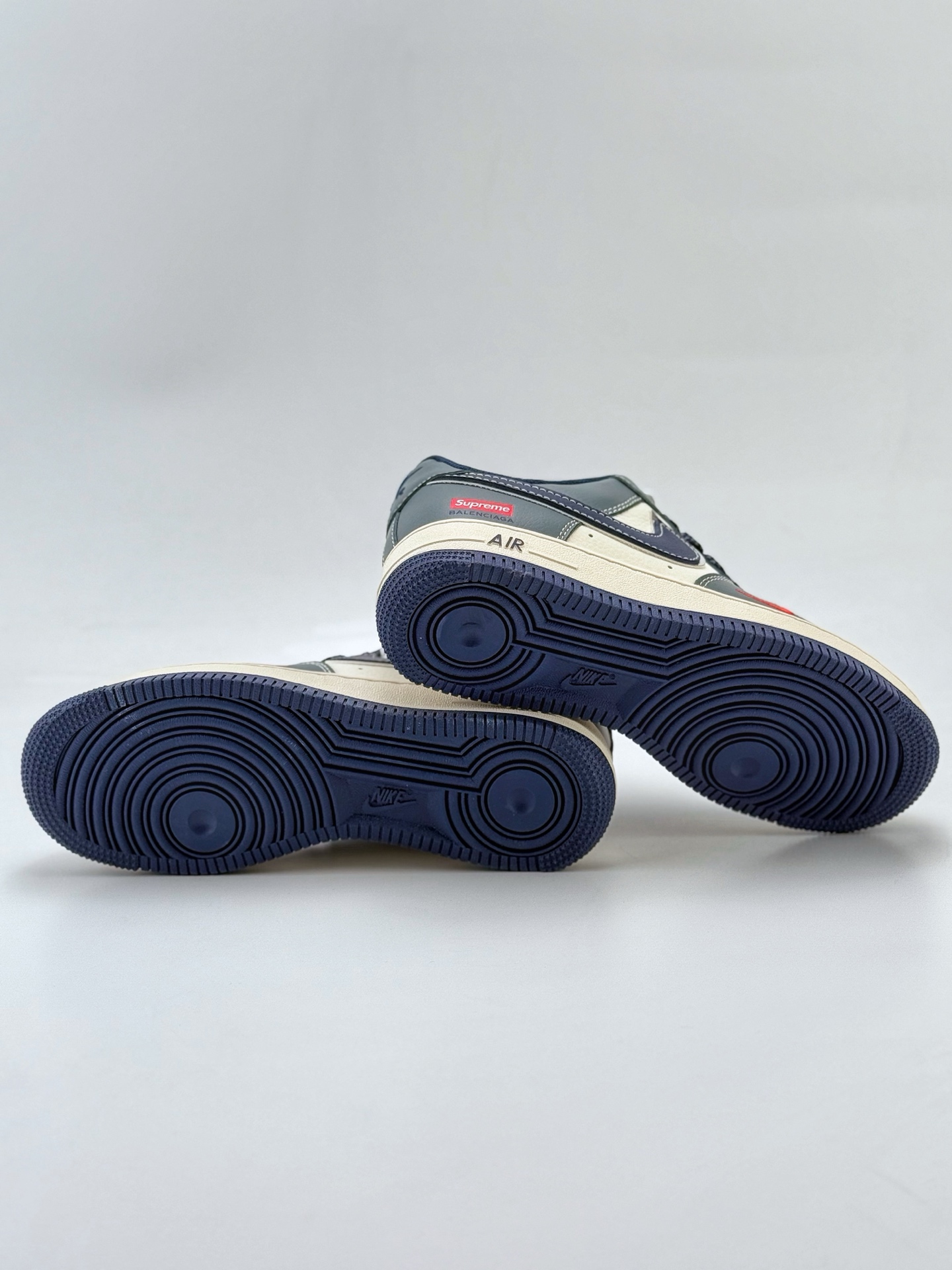 Nike Air Force 1 Low 07 x Supreme 白蓝小钩满天星  XZ6188-382