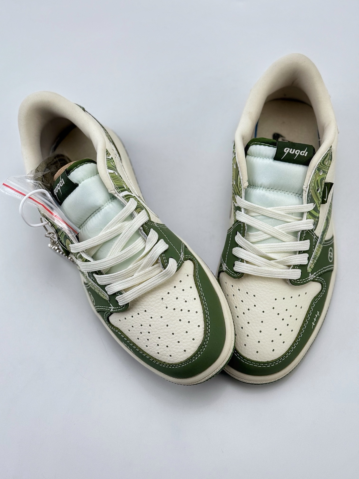 Travis Scott x Nike Air Jordan 1 Low x GUCCI Air Jordan 1 Low 反转白绿满天星倒钩  SJ2068-143