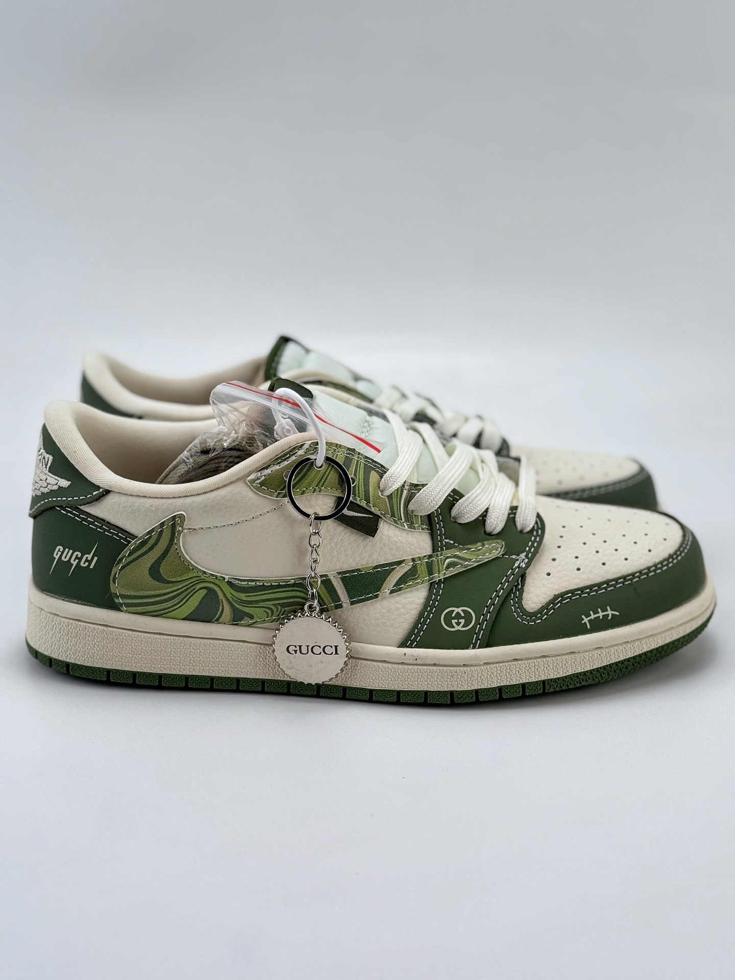 Travis Scott x Nike Air Jordan 1 Low x GUCCI Air Jordan 1 Low 反转白绿满天星倒钩  SJ2068-143