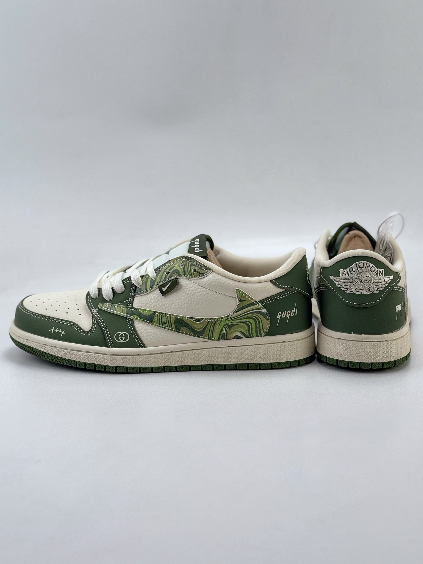 Travis Scott x Nike Air Jordan 1 Low x GUCCI Air Jordan 1 Low 反转白绿满天星倒钩  SJ2068-143