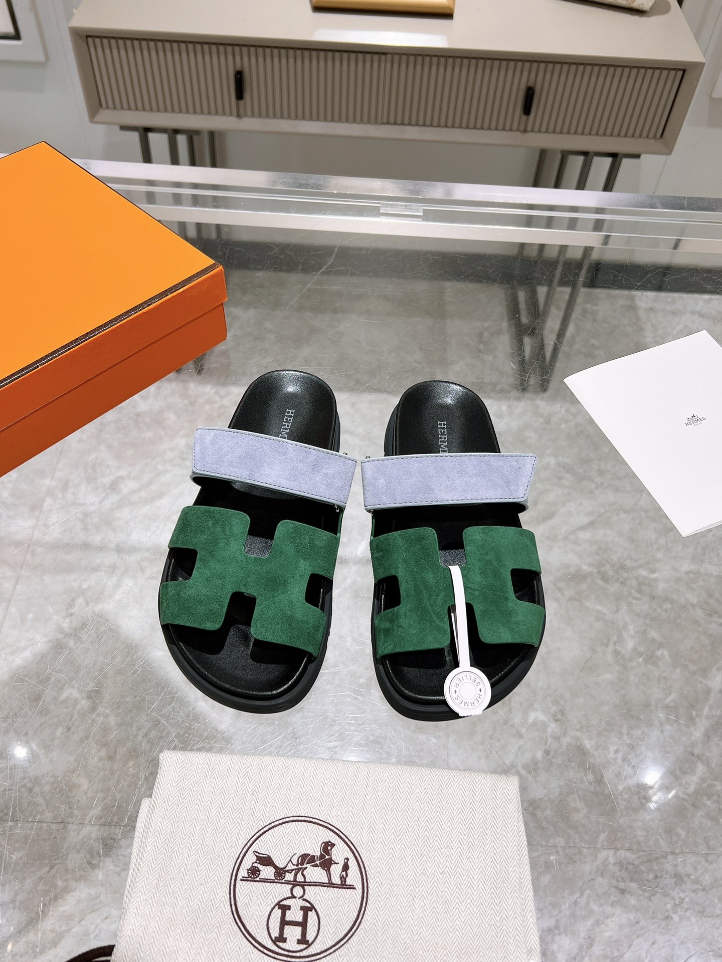 NO:408054,Color-blocking Yangjing series factory-made men's 10 sss official website latest Herme* Ancone second uncle's sandals official website Xiaohongshu synchronization Original water platform Original TPU outsole fabric is only made of full leather Women's model 35-42 (41-42 custom made) Men's model 39-45 (44-45 custom made), slippers, hermes, slippers, sheep19860909拼色羊京系列 工厂出 男款10 sss官网最新Herme* Ancone二舅凉拖官网小红书同步 原版水台 原版TPU大底 面料只做全真皮 女款35-42（41-42定做） 男款39-45（44-45定做）,拖鞋,hermes,slippers,sheep,Women's Shoes