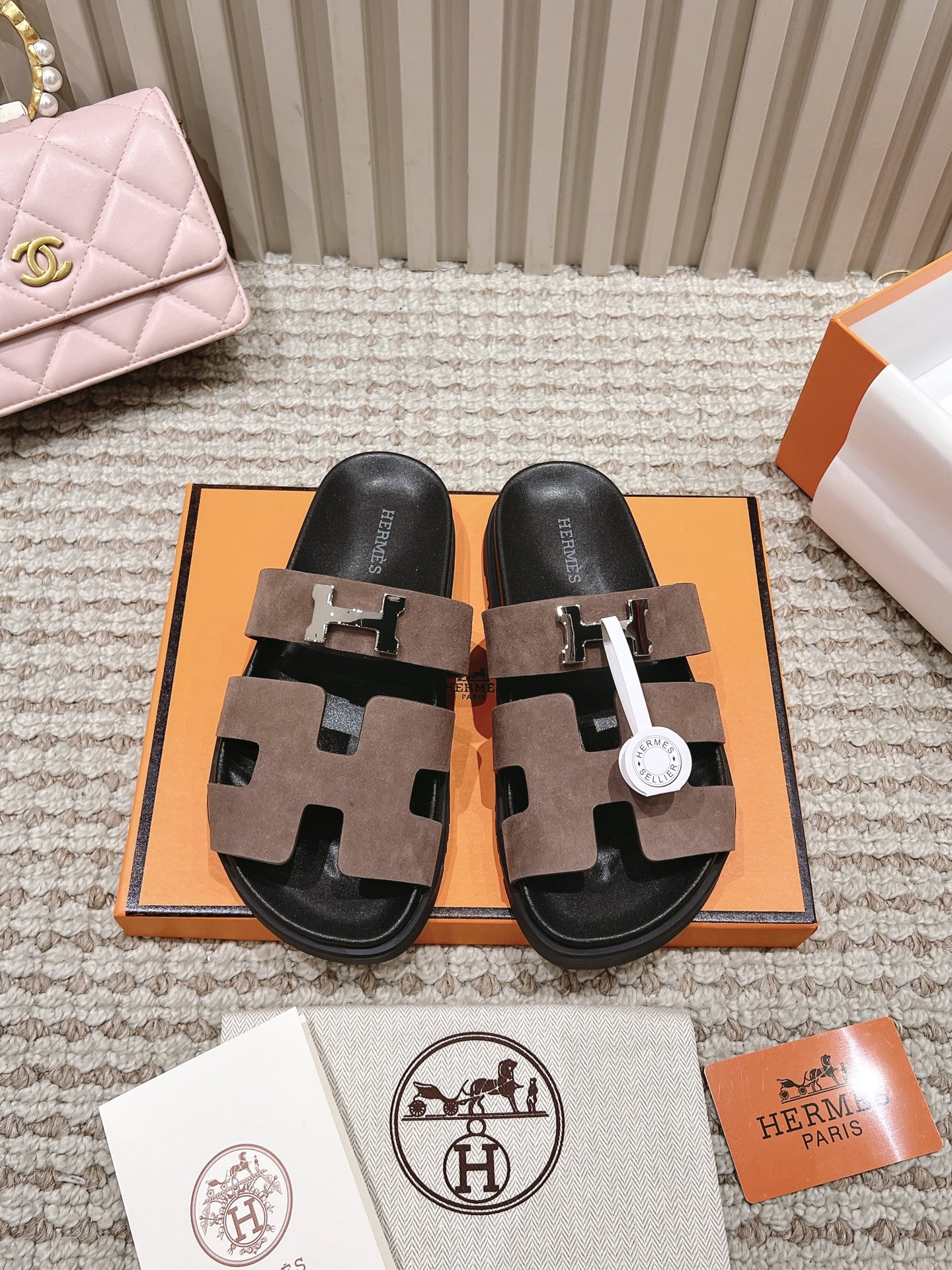 NO:166168,, 10 classic styles Hermes Second uncle sandals fabric Yangjing leather Size 35-43 (41-43 customized) Men's model 39-45 (45-45 customized), slippers, hermes, slippers, sheep19860909、男款10 经典款 爱马仕 二舅凉拖面料羊京皮 码数女款35-43（41-43定做） 男款39-45（45-45定做）,拖鞋,hermes,slippers,sheep,Women's Shoes