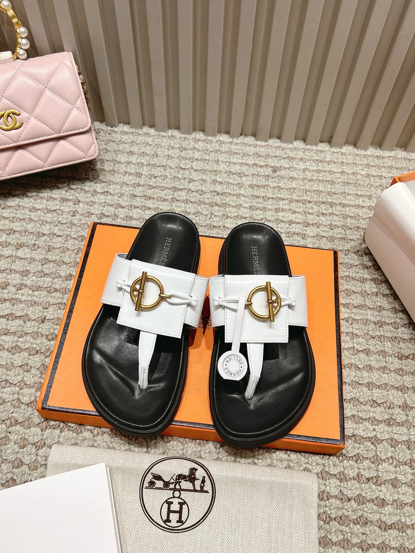 NO:238806,, men's model 10 latest model 2025 official website Hermes sandals (original bottom) Hermes sandals fabric (cowhide) Size 35-43 (41-43 customized) Men's model 39-45 (45-45 customized), split-toe shoes, hermes, cowhide19860909、男款10 2025官网最新款 爱马仕凉拖（原版底） 爱马仕凉拖面料（牛皮款） 码数女款35-43（41-43定做） 男款39-45（45-45定做）,分趾鞋,hermes,cowhide,Women's Shoes