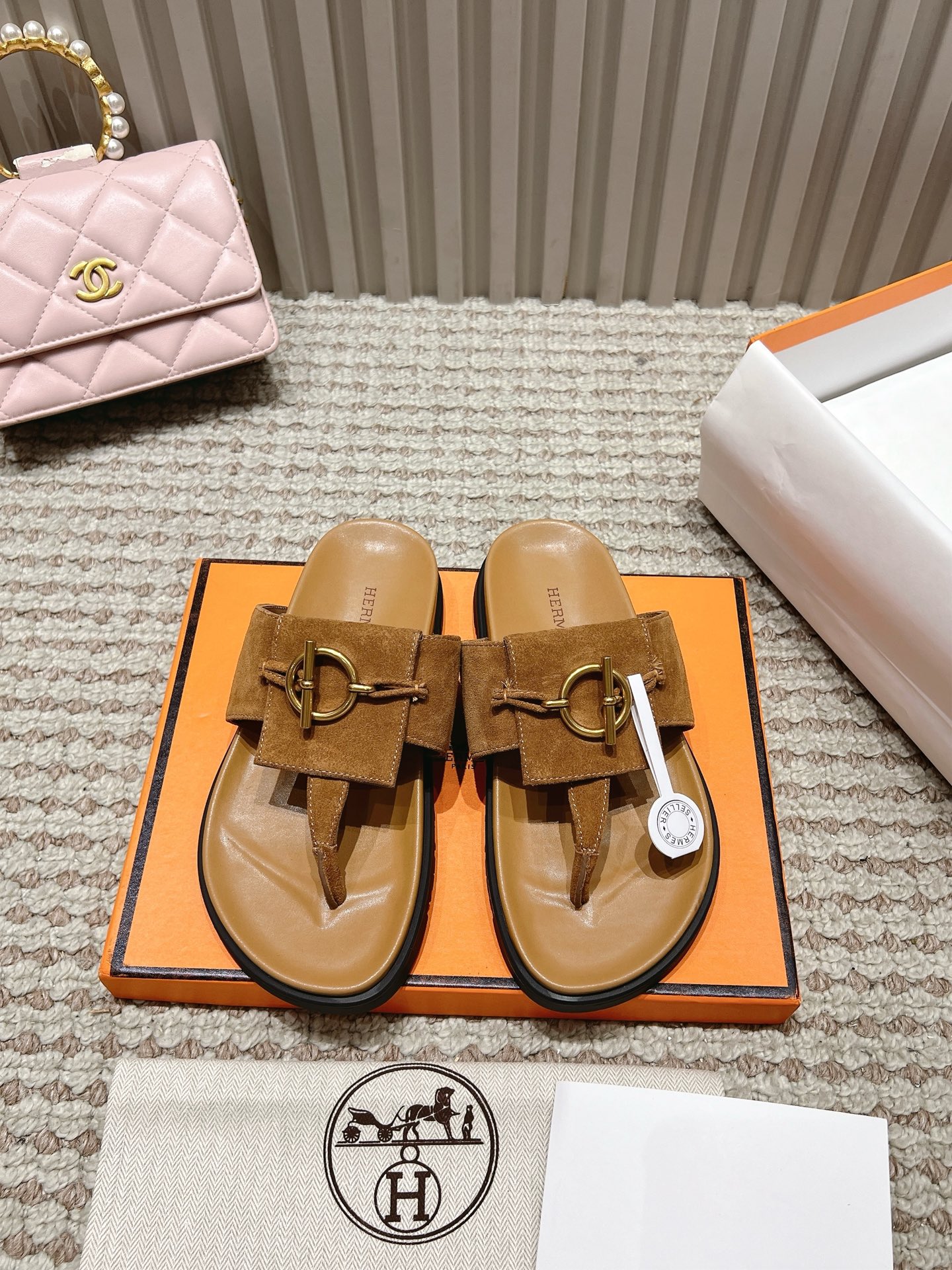 NO:238812,, men's model 10 latest model 2025 official website Hermes sandals (original bottom) Hermes sandals fabric (high mercerized beef tendon leather) Size women's model 35-43 (41-43 customized) Men's model 39-45 (45-45 customized), split-toe shoes, hermes19860909、男款10 2025官网最新款 爱马仕凉拖（原版底） 爱马仕凉拖面料（高丝光牛筋皮） 码数女款35-43（41-43定做） 男款39-45（45-45定做）,分趾鞋,hermes,Women's Shoes