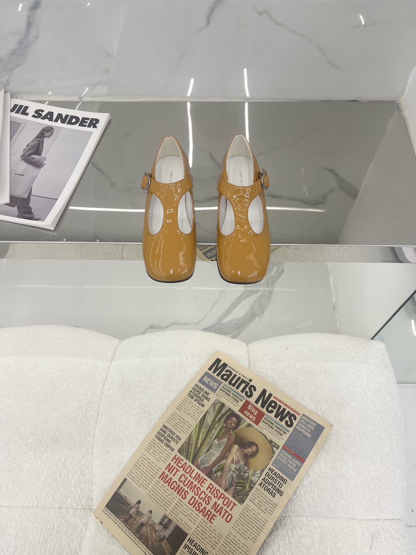 “Toryburg 2024: Mary Jane Ballet Shoes with Paint Skin, Original Design, and Open Base” - 图片 1