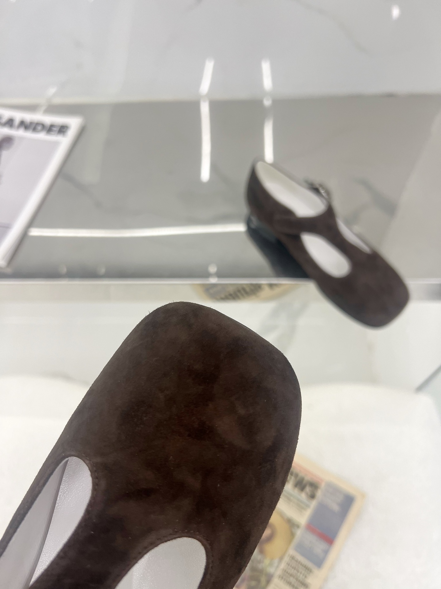 “Toryburg 2024: Mary Jane Ballet Shoes with Paint Skin, Original Design, and Affordable Price” - 图片 3