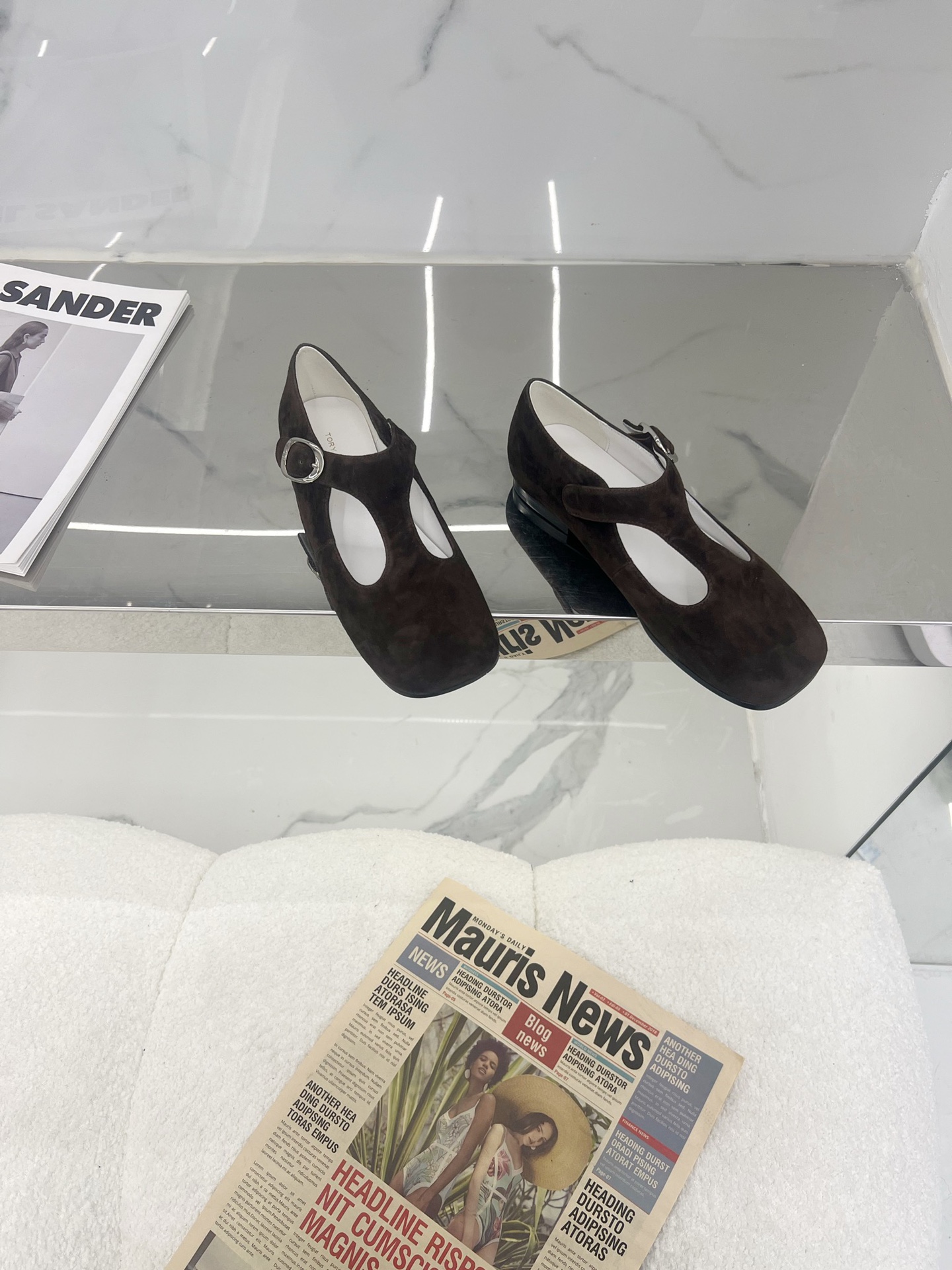 “Toryburg 2024: Mary Jane Ballet Shoes with Paint Skin, Original Design, and Affordable Price” - 图片 2