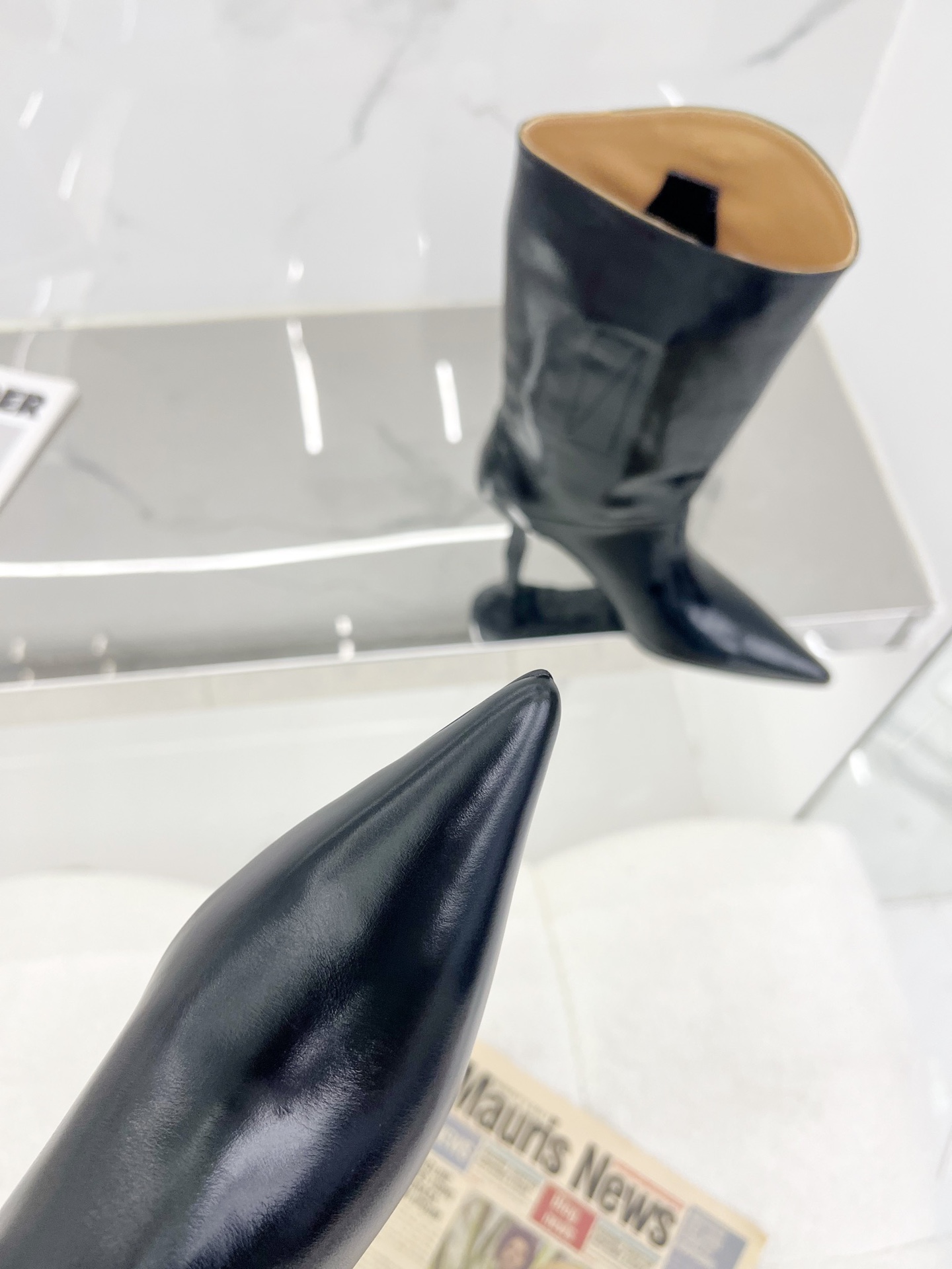 High-Quality Custom Shoes with Italian Lamb Mats for Soles – Legacy 2024/SS - 图片 3