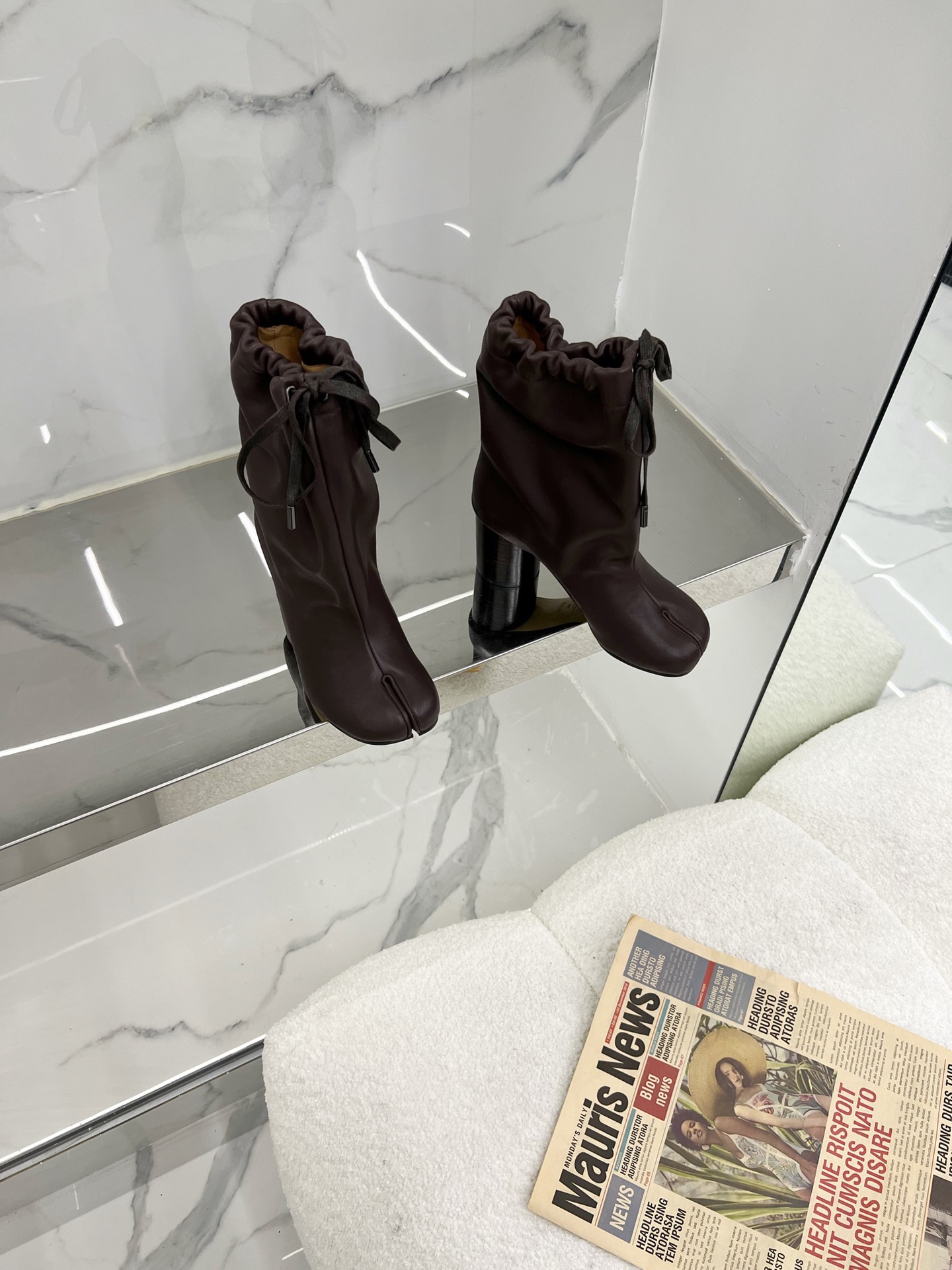 MM6 2024/ss Tabi Toes Boots: Cattle Skin, High Quality, Unique Design - 图片 2