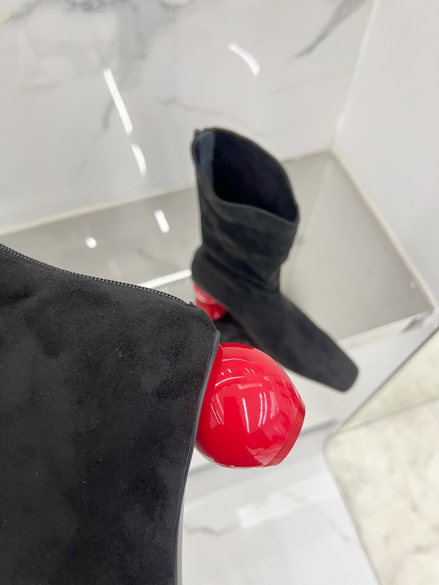 Custom Wool/Bullet Skin Boots with Unique Design and Customized Soles - 图片 3