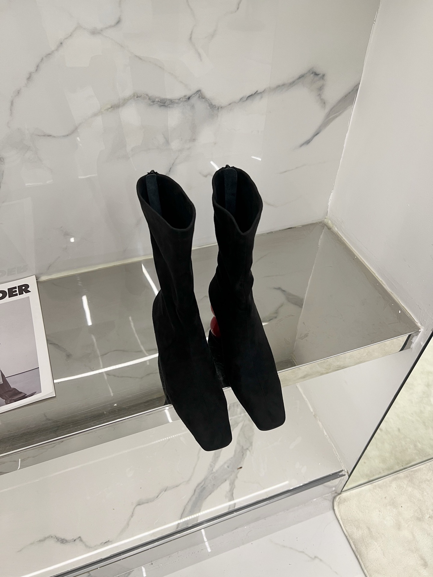 Custom Wool/Bullet Skin Boots with Unique Design and Customized Soles - 图片 6