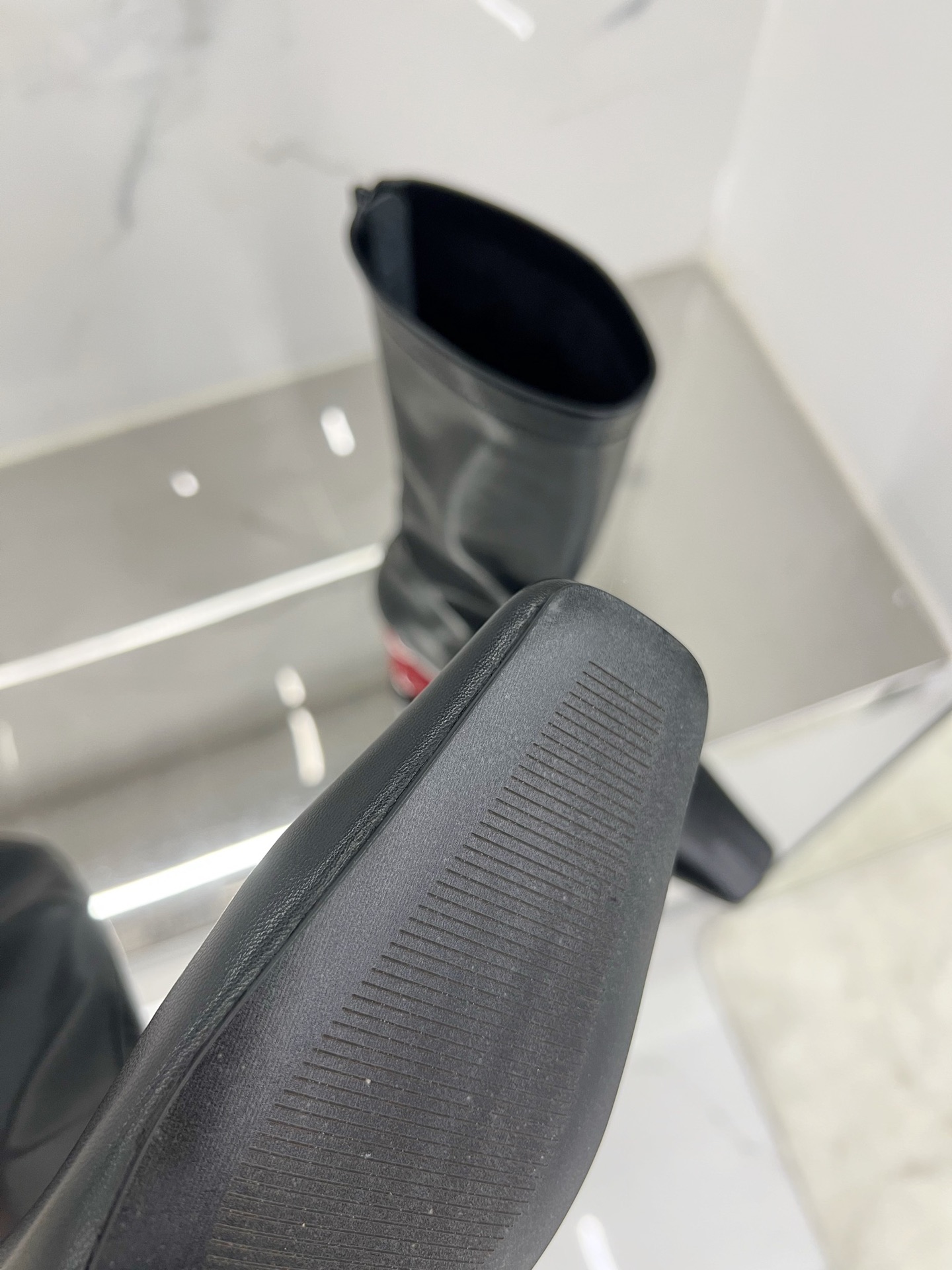 Custom Wool/Bullet Boots with Unique Sole Skins for 2025 Fashion Trends - 图片 5
