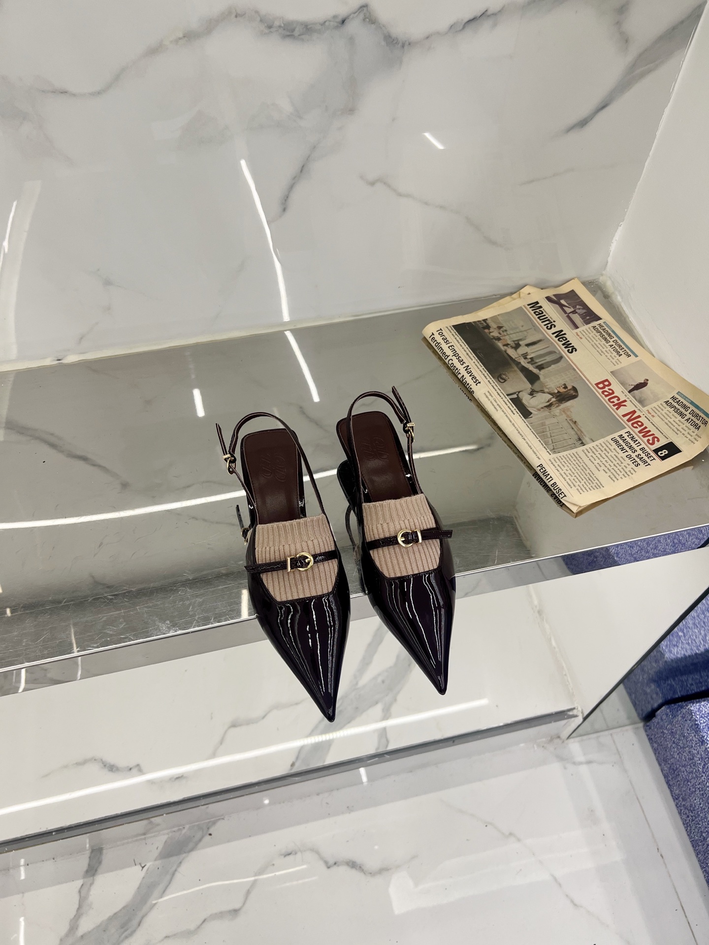 Italian Hybrid Shoes: Fashionable Cat Sandals with Self-Ordered Original Replicas - 图片 1