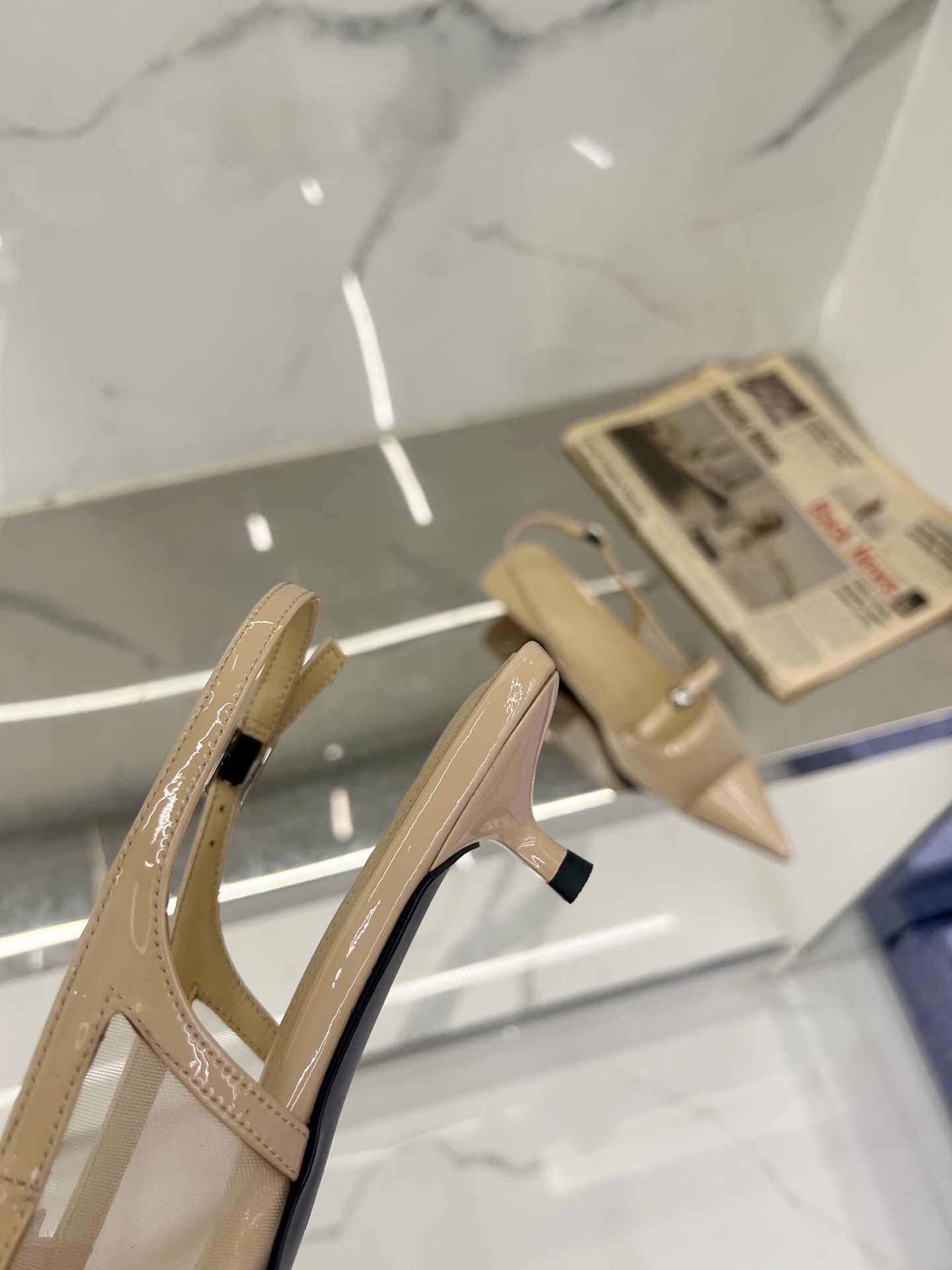 Trendy ‘Odtd’ Substitution Sandals: Italian Hybrid Quality Replicas with Unique Fabrics - 图片 4
