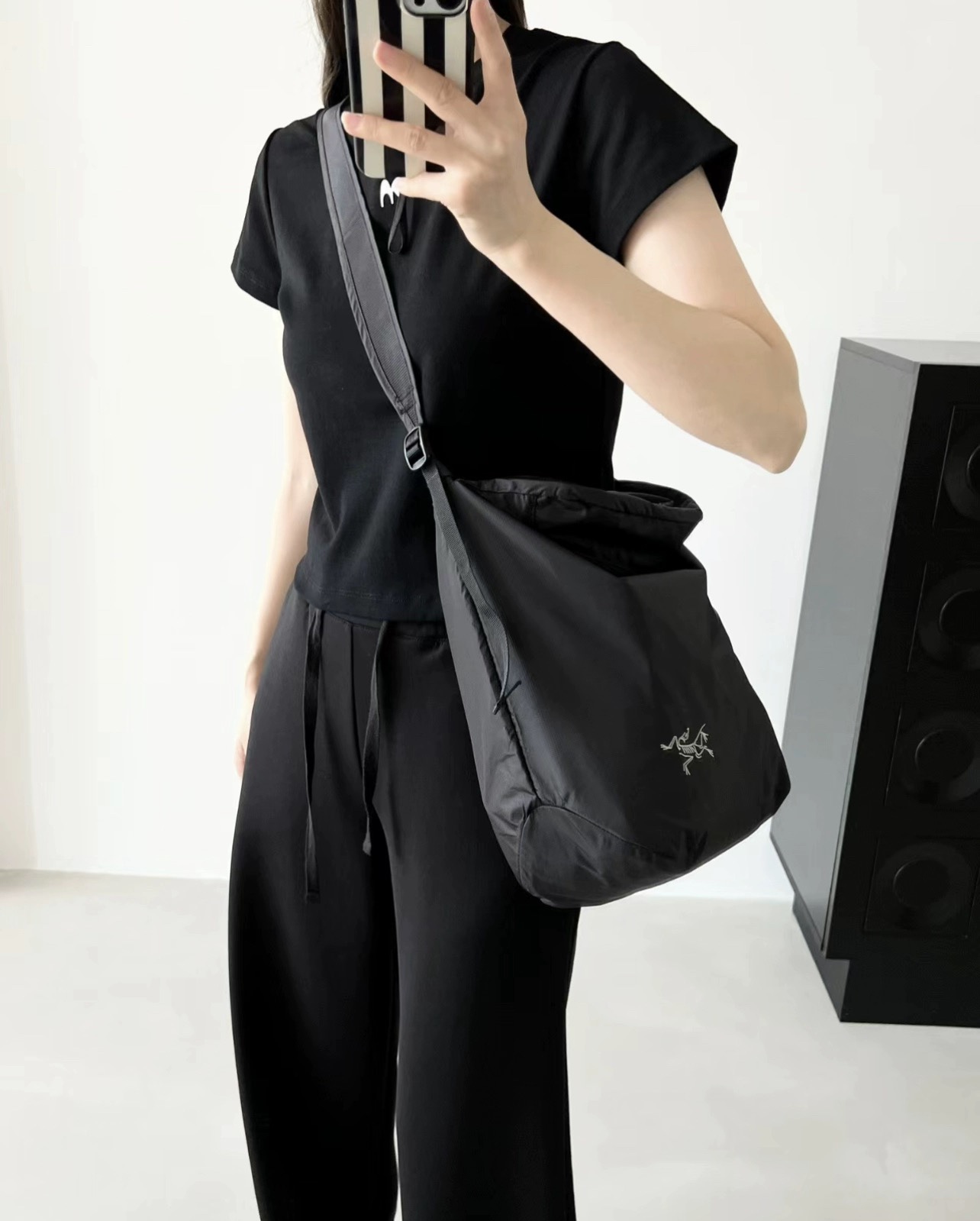 A 12L unisex crossbody shoulder bag designed for outdoor hiking, camping - Comprehensive 2
