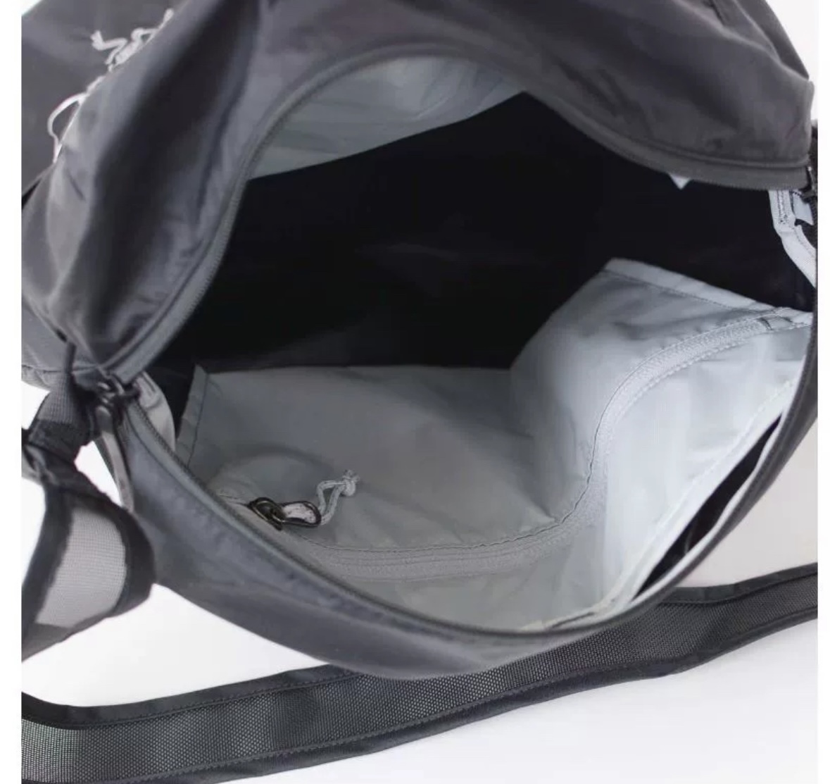 A 12L unisex crossbody shoulder bag designed for outdoor hiking, camping - Comprehensive 8