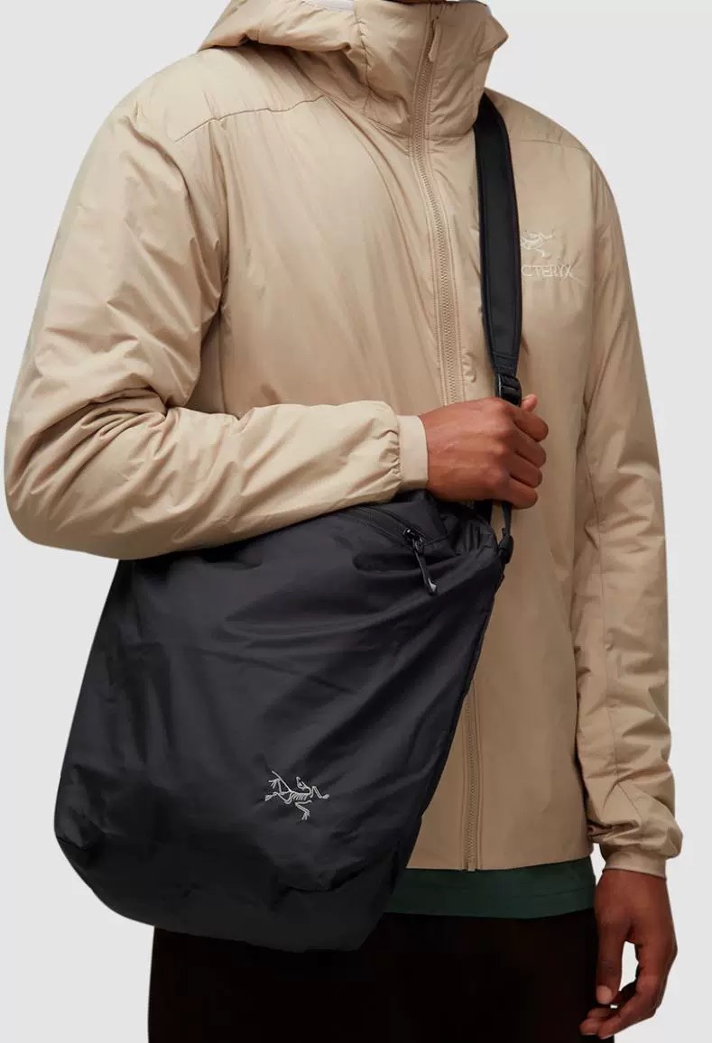 A 12L unisex crossbody shoulder bag designed for outdoor hiking, camping - Comprehensive 4
