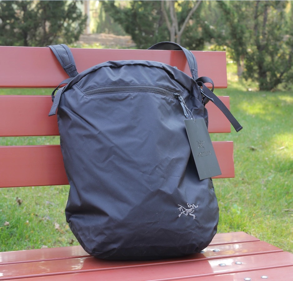 A 12L unisex crossbody shoulder bag designed for outdoor hiking, camping - Comprehensive 7