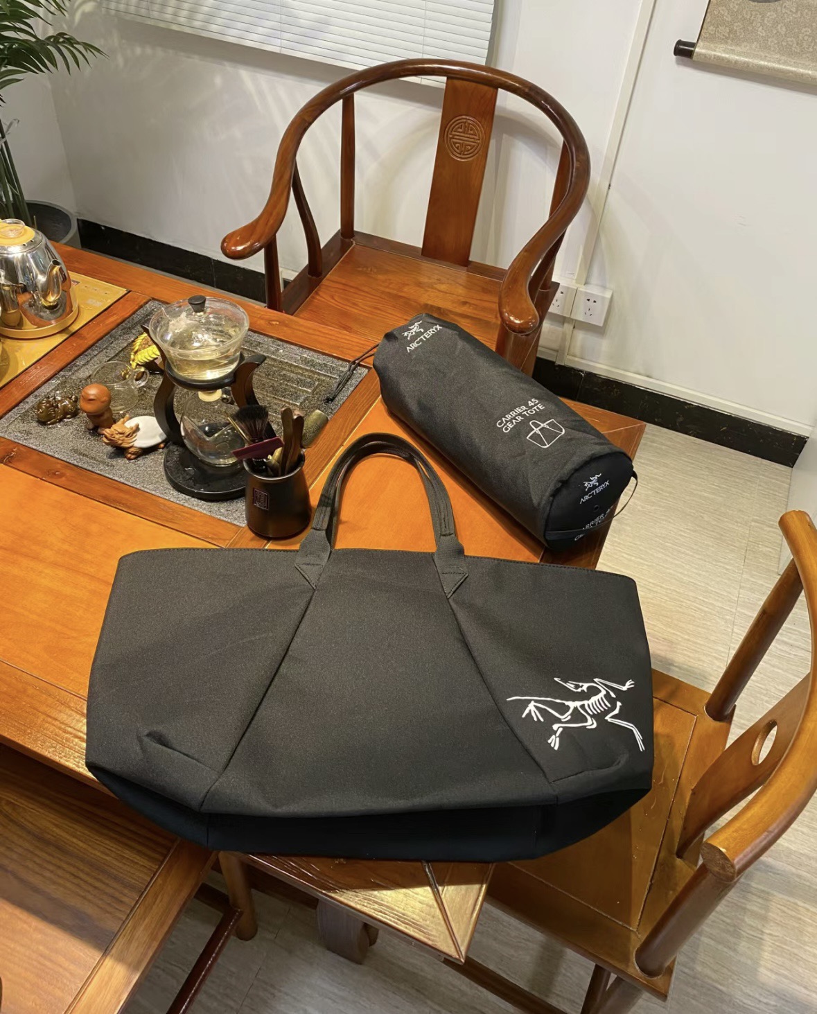 Generous capacity, suitable for both travel and fitness. - Comprehensive 2