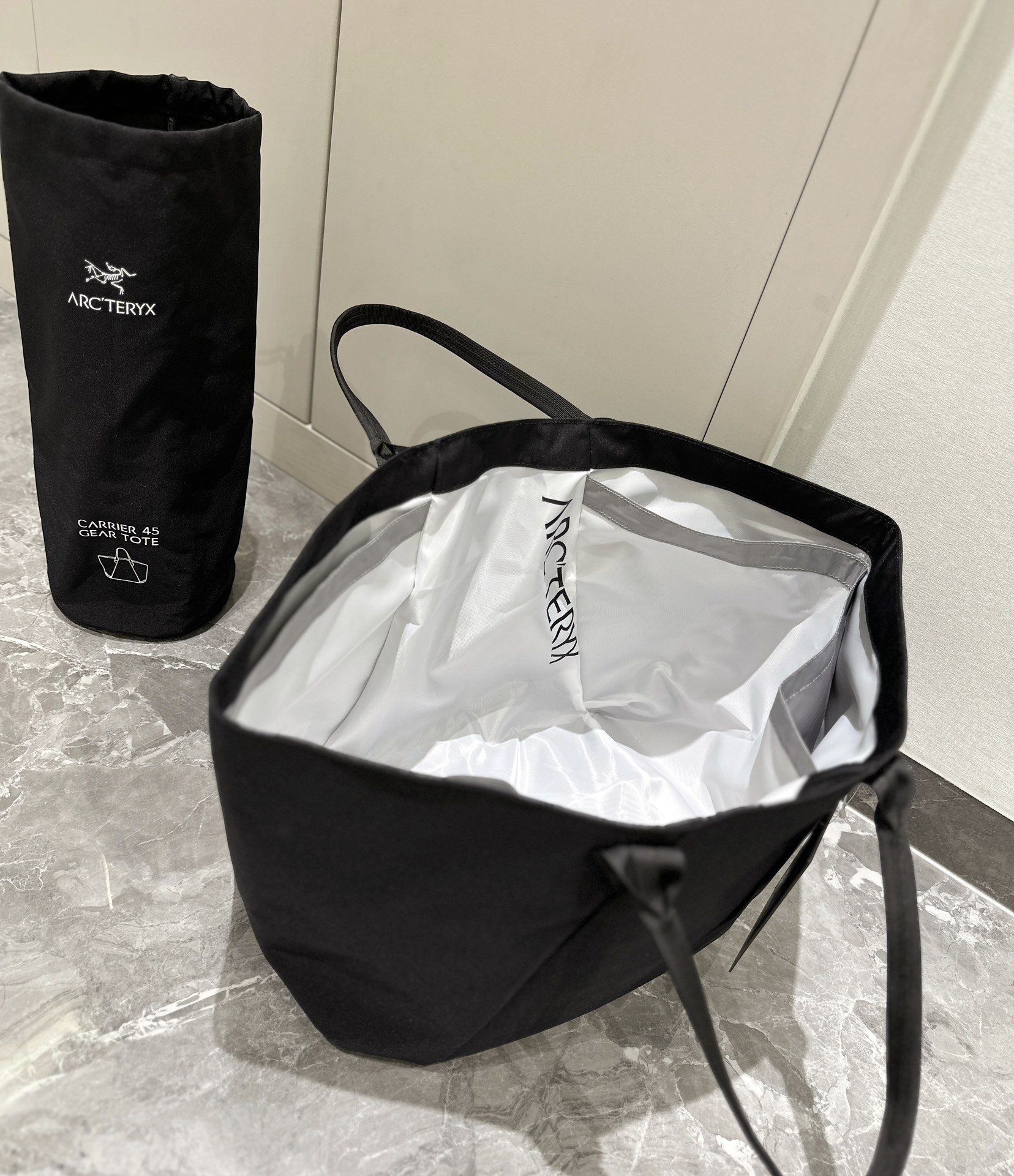 complete with an included organizer pouch - Lifestyle 3
