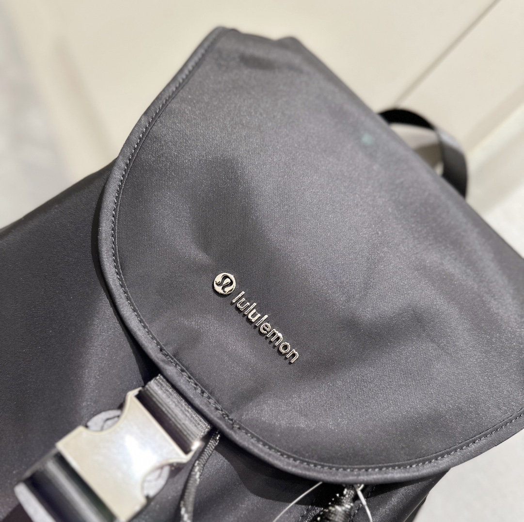 Drawstring Backpack featuring a 10L capacity, cinch-top closure - Comprehensive 2