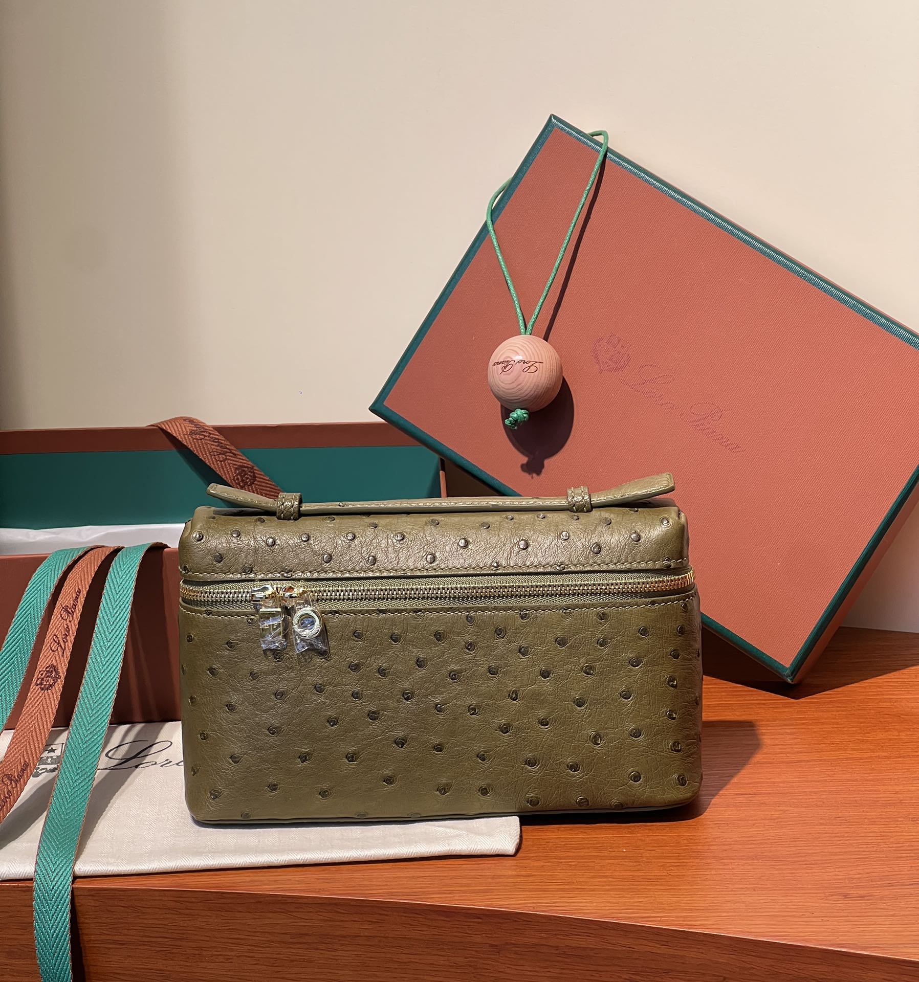 NO:700144,L small size, KK ostrich skin in stock...,,loro piana,ostrich skin,Hermes,19860909L小号,KK鸵鸟皮现货……,,loro piana,ostrich skin,Hermes,,Bag